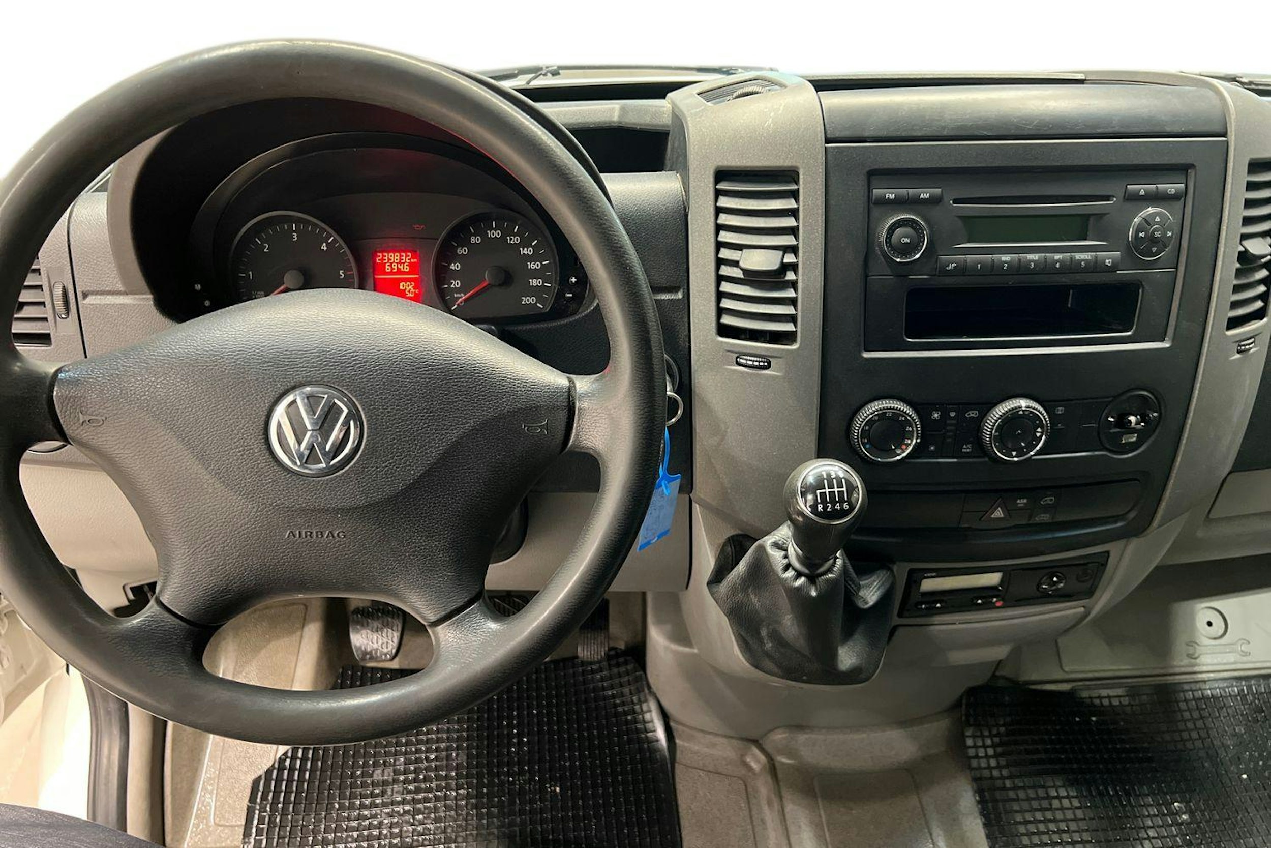valkoinen Volkswagen Crafter 2011 kuva 7.