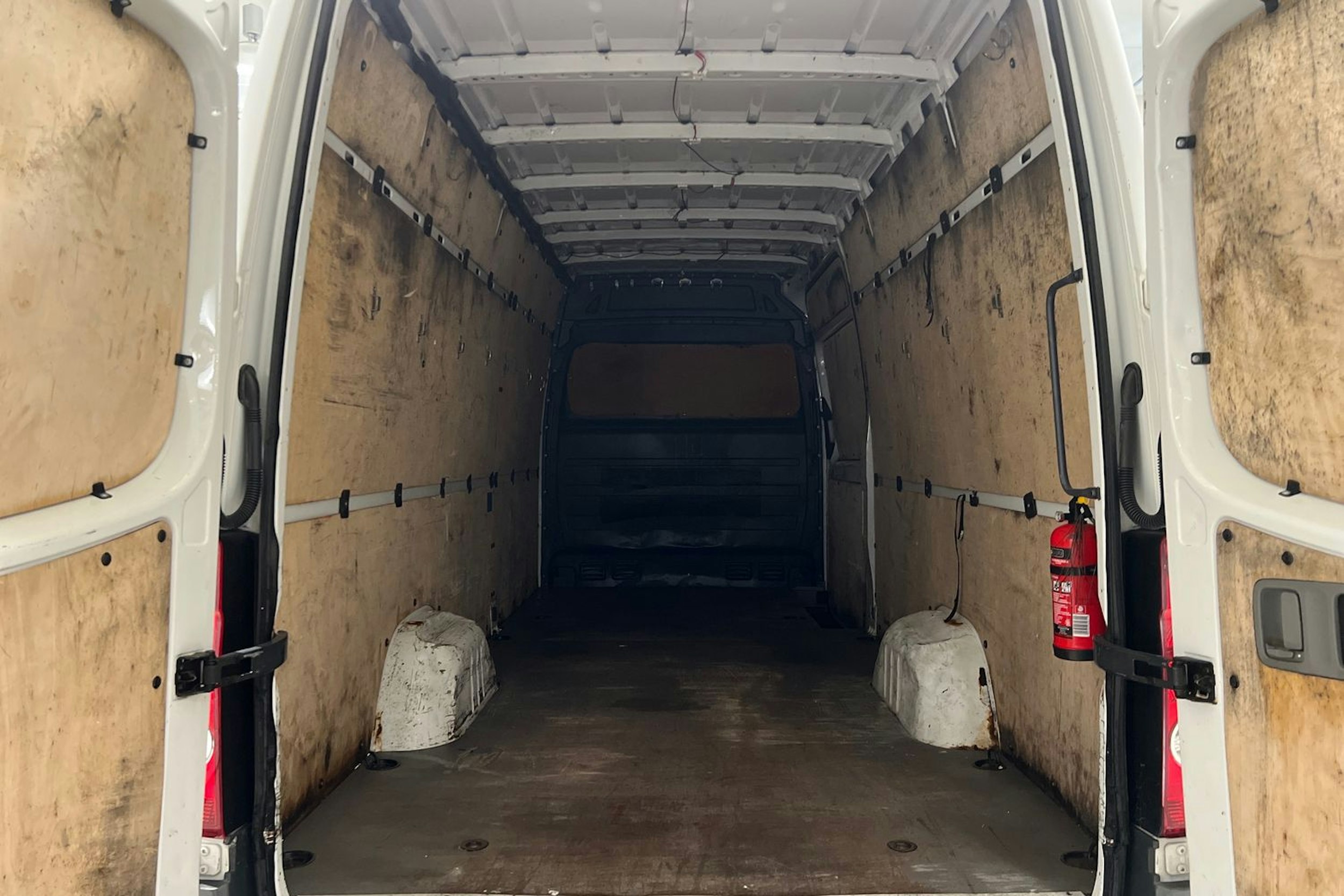 valkoinen Volkswagen Crafter 2011 kuva 17.