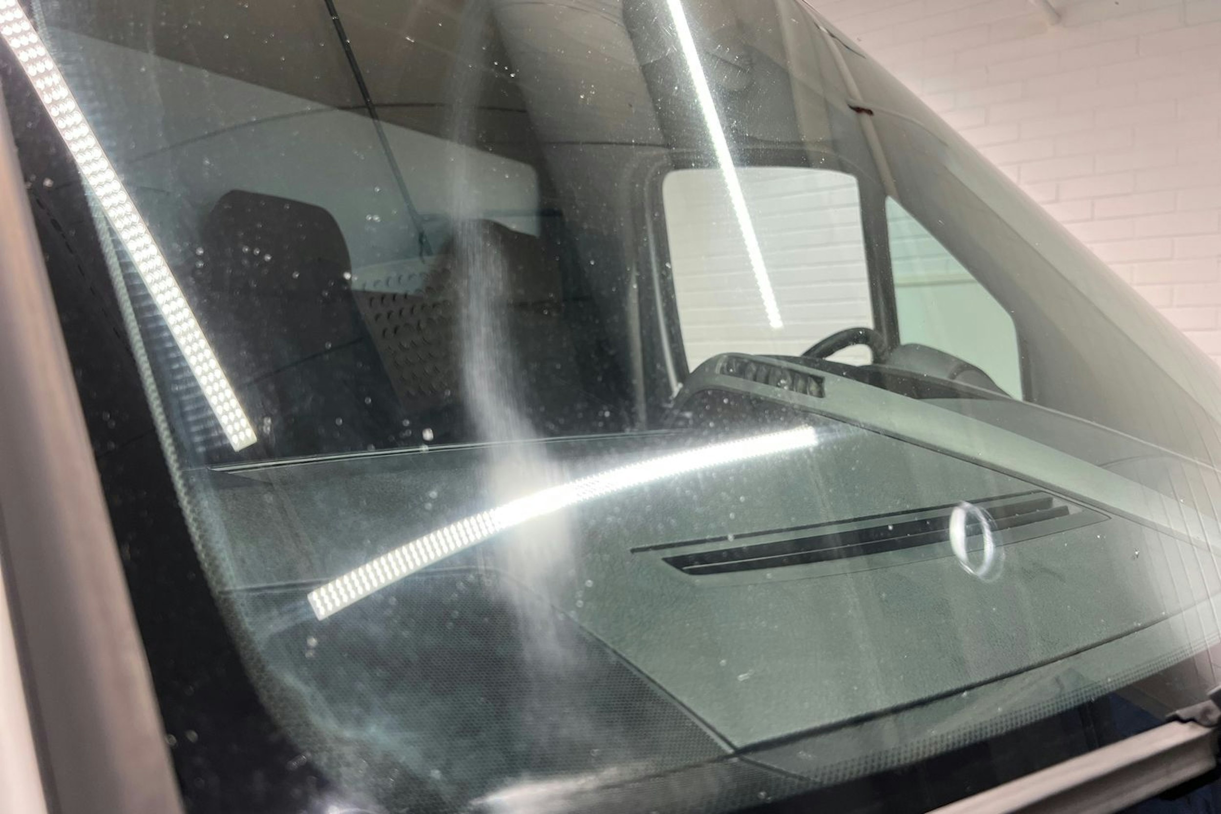 valkoinen Volkswagen Crafter 2011 kuva 29.