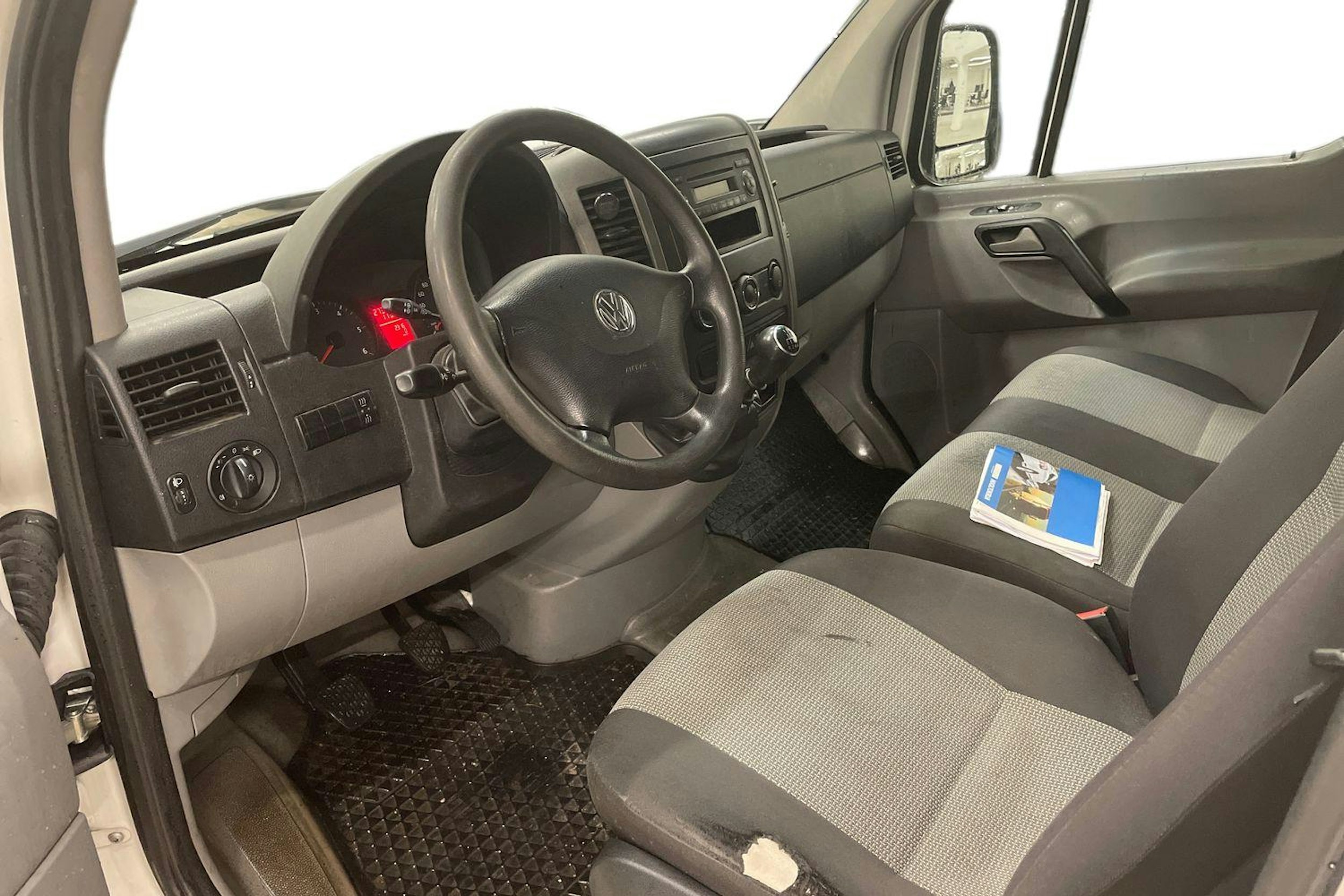 valkoinen Volkswagen Crafter 2011 kuva 6.