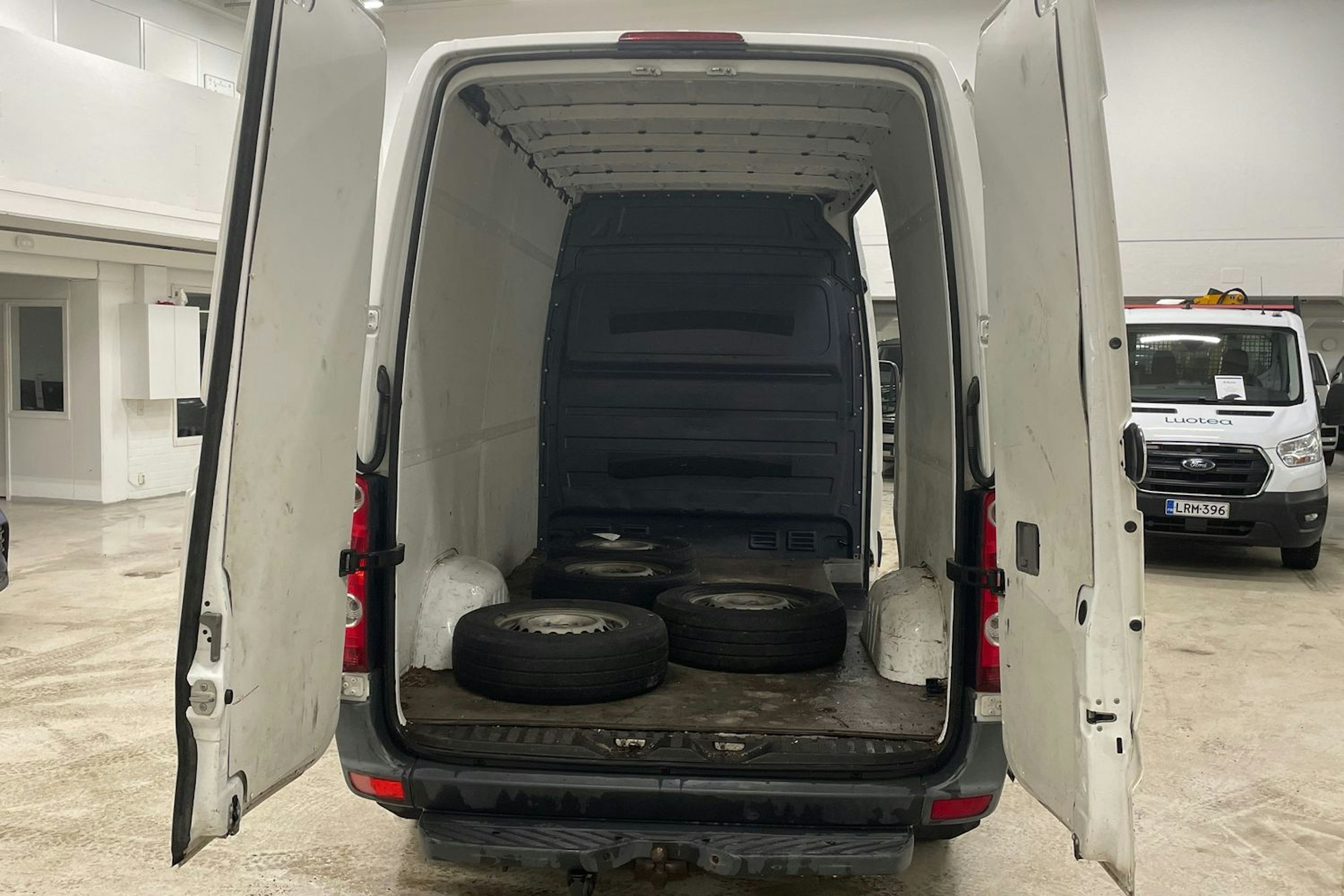 valkoinen Volkswagen Crafter 2011 kuva 12.