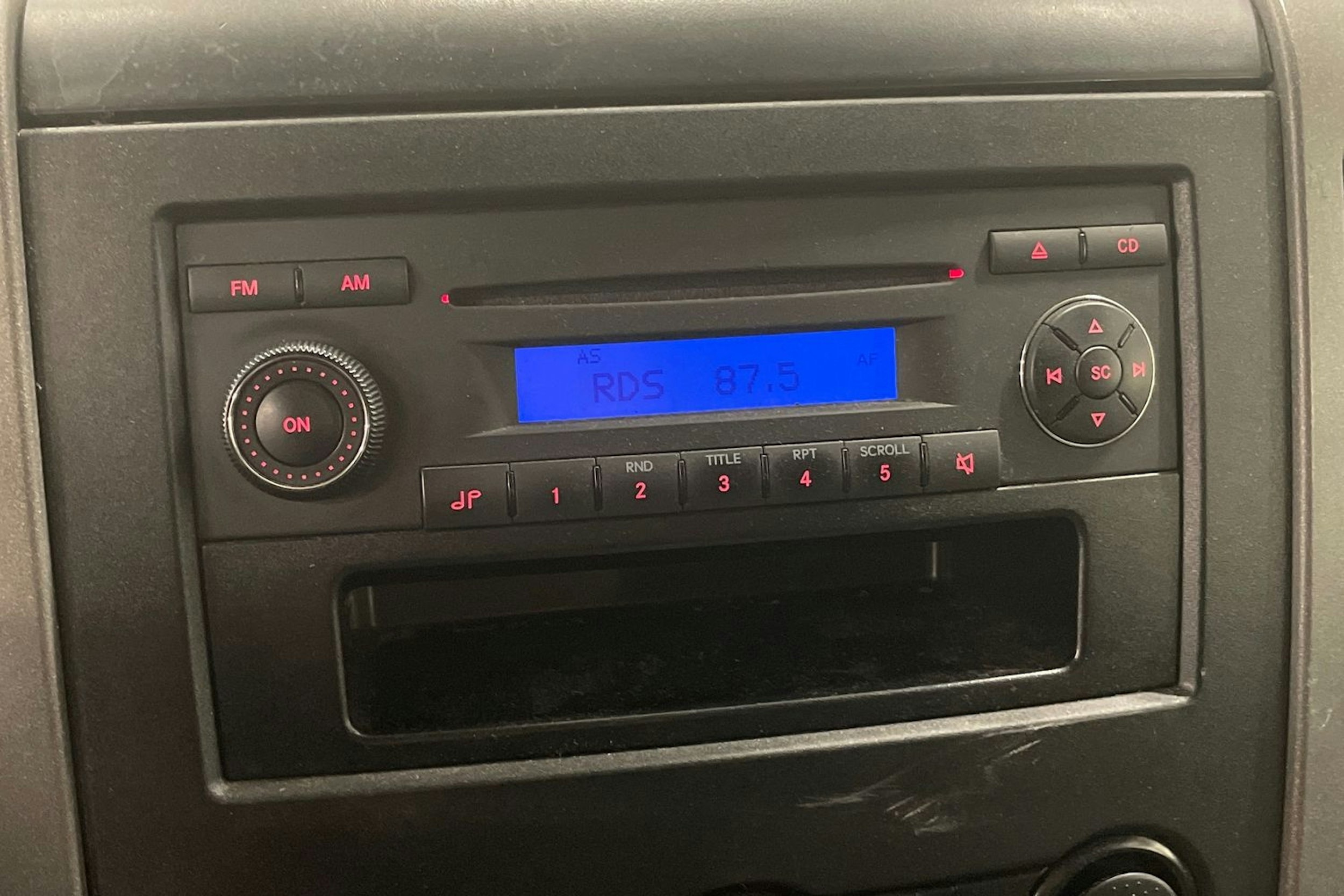 valkoinen Volkswagen Crafter 2011 kuva 14.