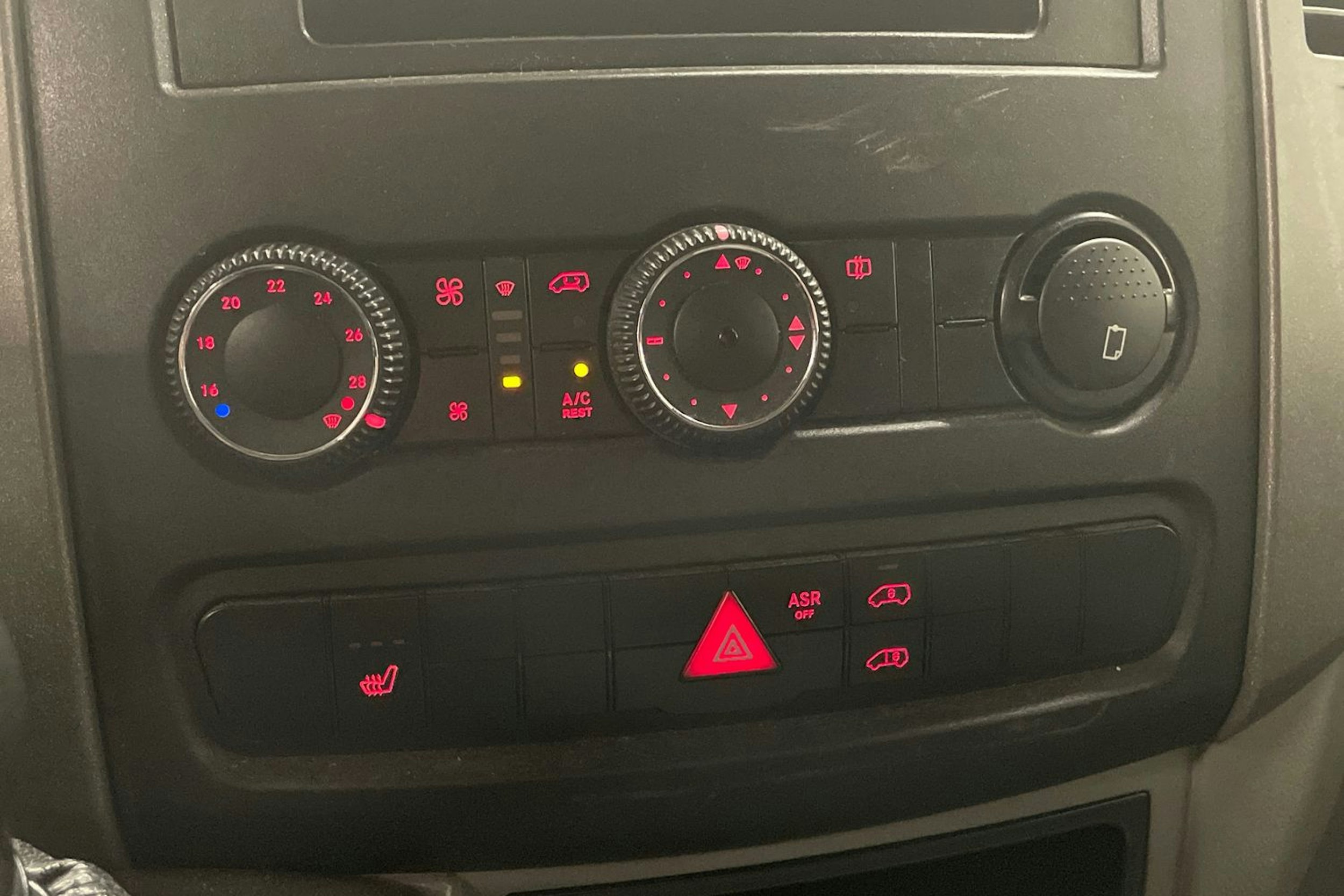 valkoinen Volkswagen Crafter 2011 kuva 15.