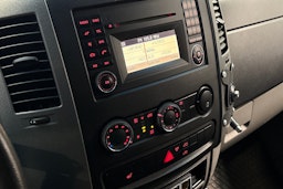 musta Volkswagen Crafter 2012 kuva 16.