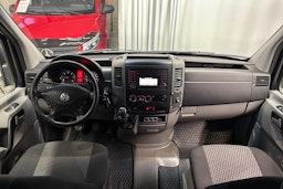 musta Volkswagen Crafter 2012 kuva 19.