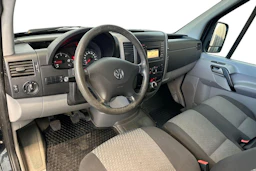 musta Volkswagen Crafter 2012 kuva 8.