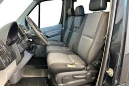 musta Volkswagen Crafter 2012 kuva 12.
