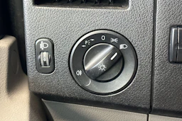 musta Volkswagen Crafter 2012 kuva 16.