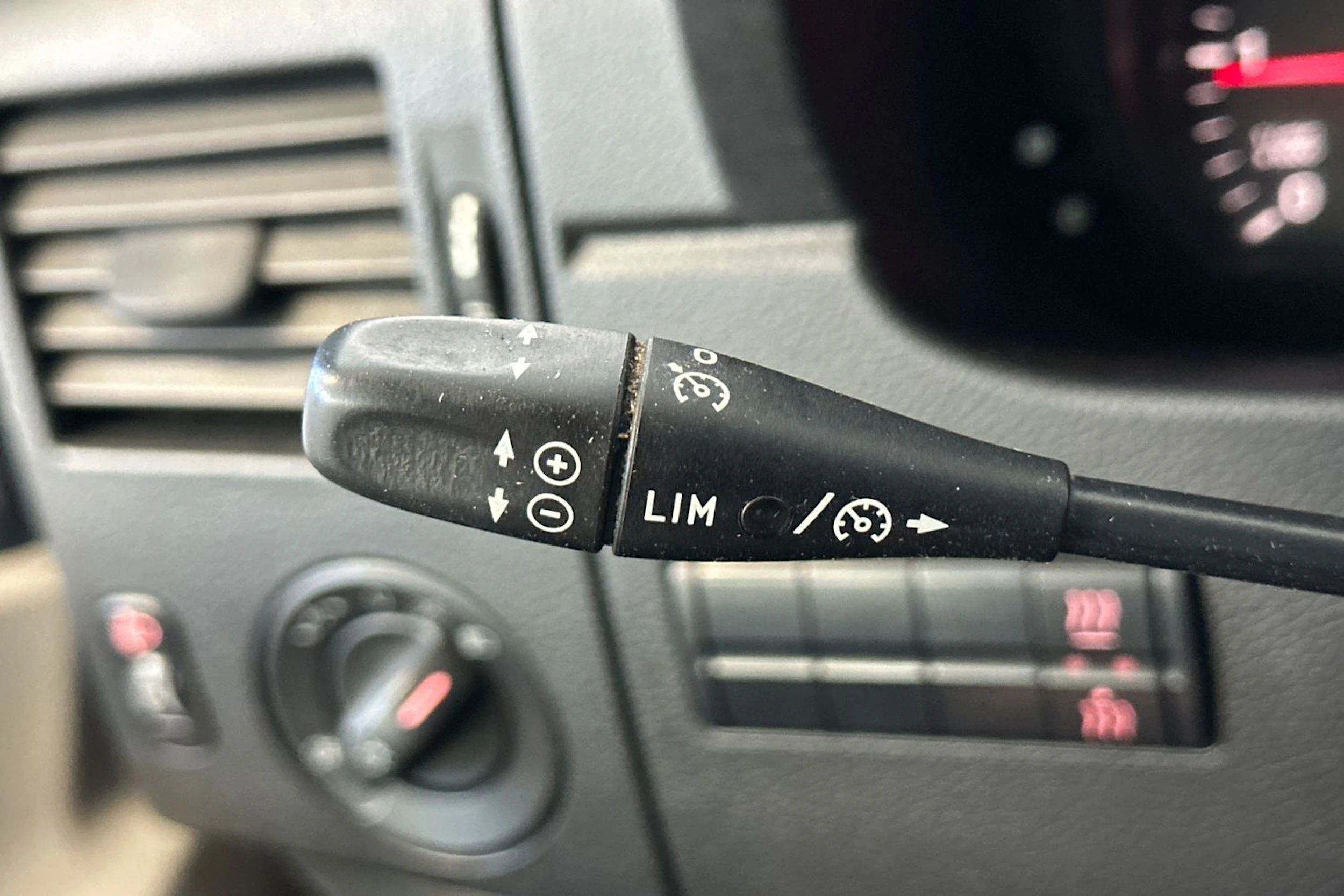 musta Volkswagen Crafter 2012 kuva 19.