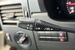 musta Volkswagen Crafter 2012 kuva 19.