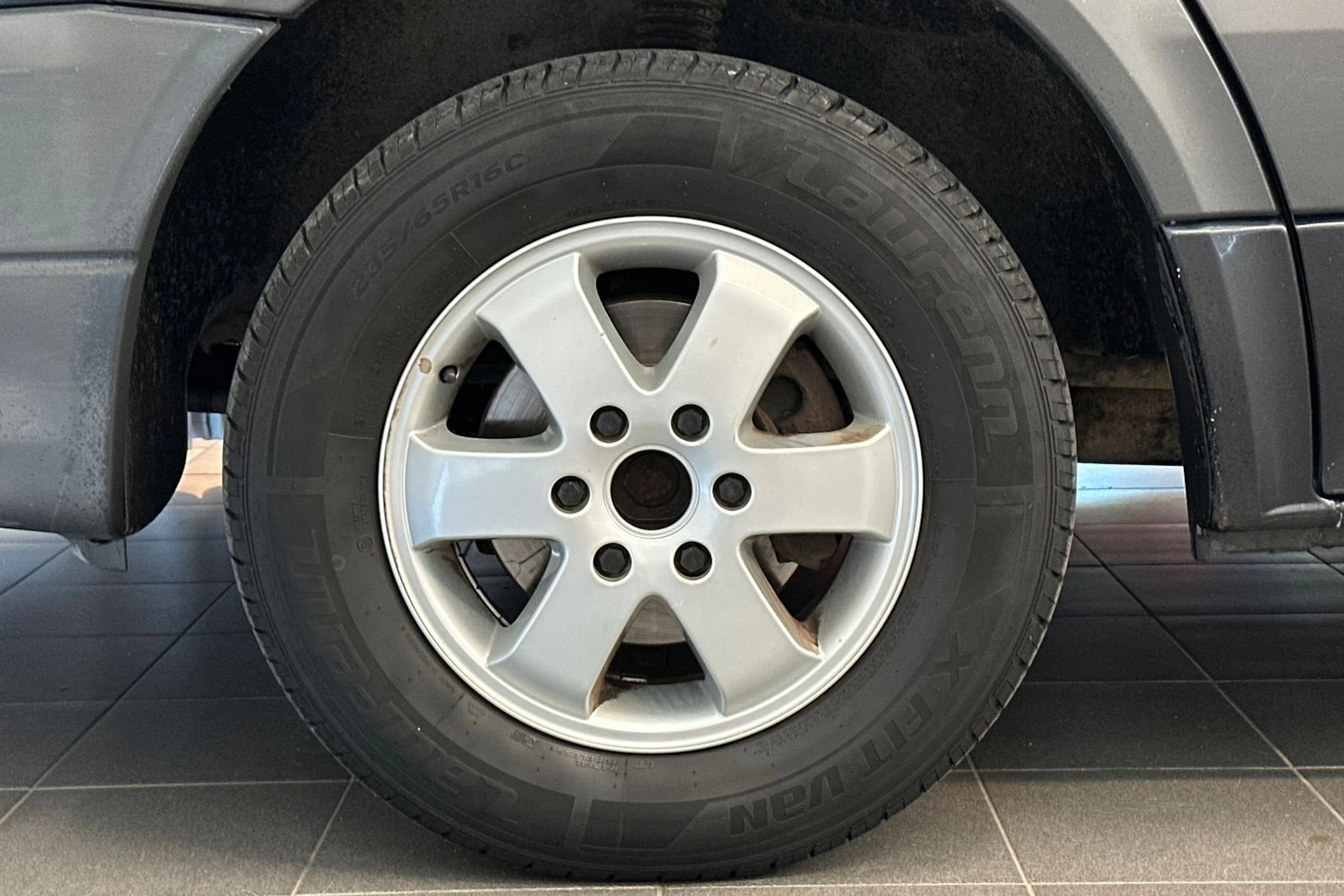 musta Volkswagen Crafter 2012 kuva 26.