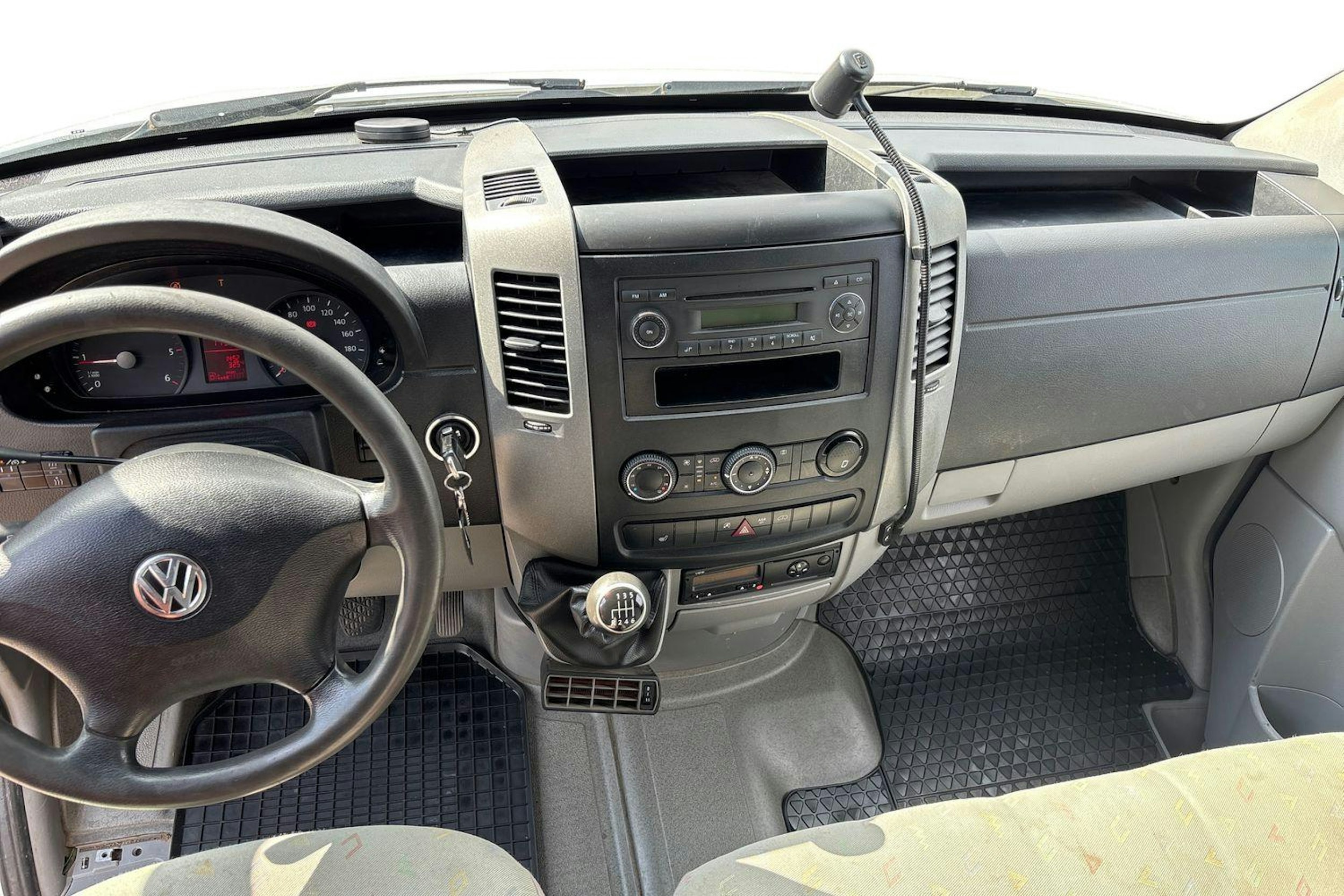 Valkoinen Volkswagen CRAFTER 2012 kuva 9.