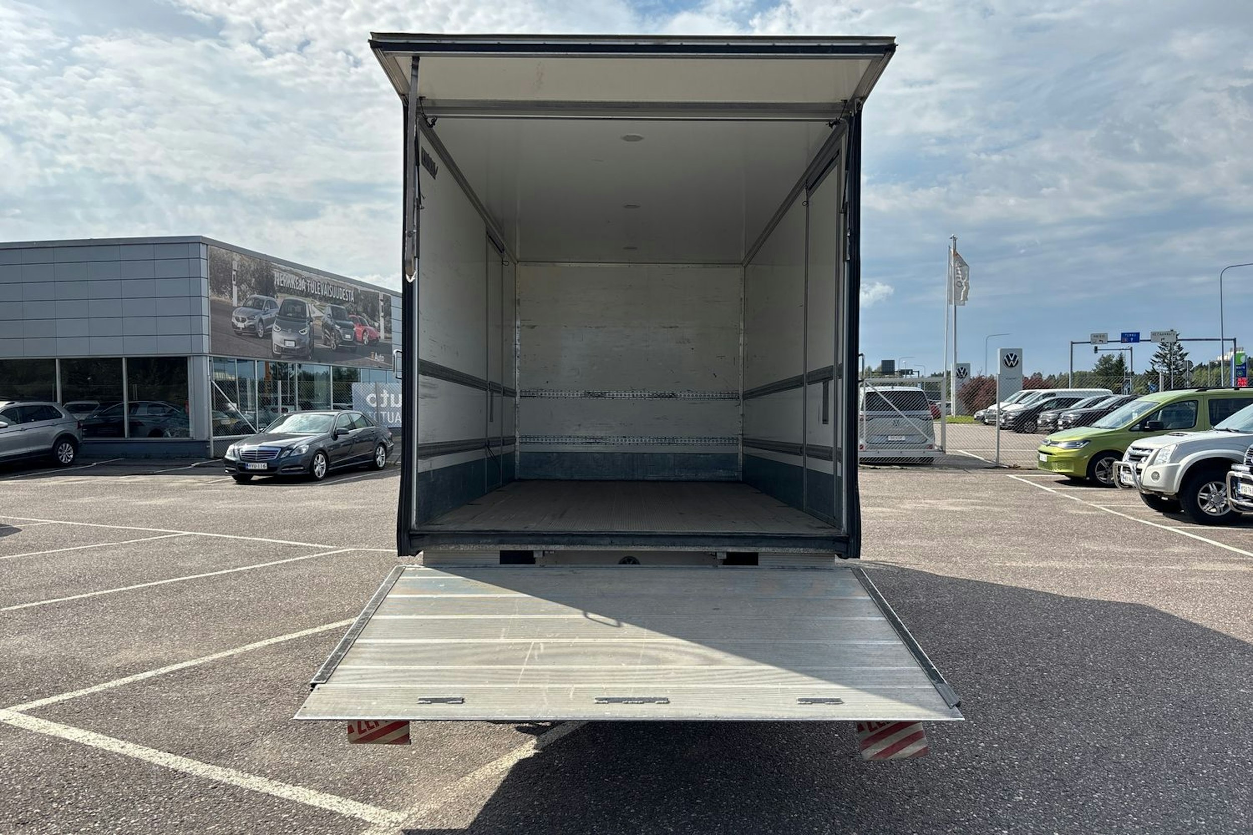 Valkoinen Volkswagen CRAFTER 2012 kuva 14.