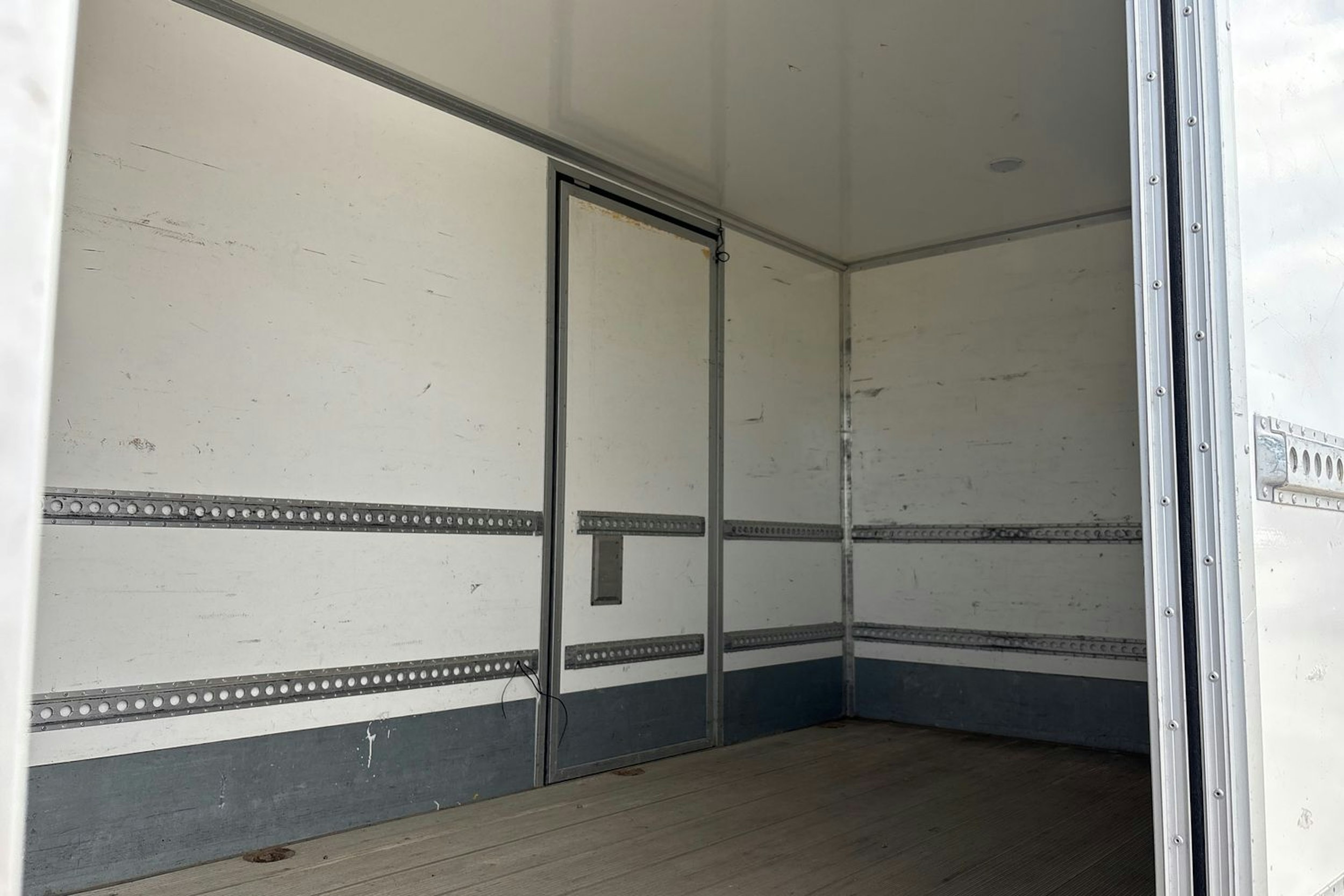 Valkoinen Volkswagen CRAFTER 2012 kuva 17.