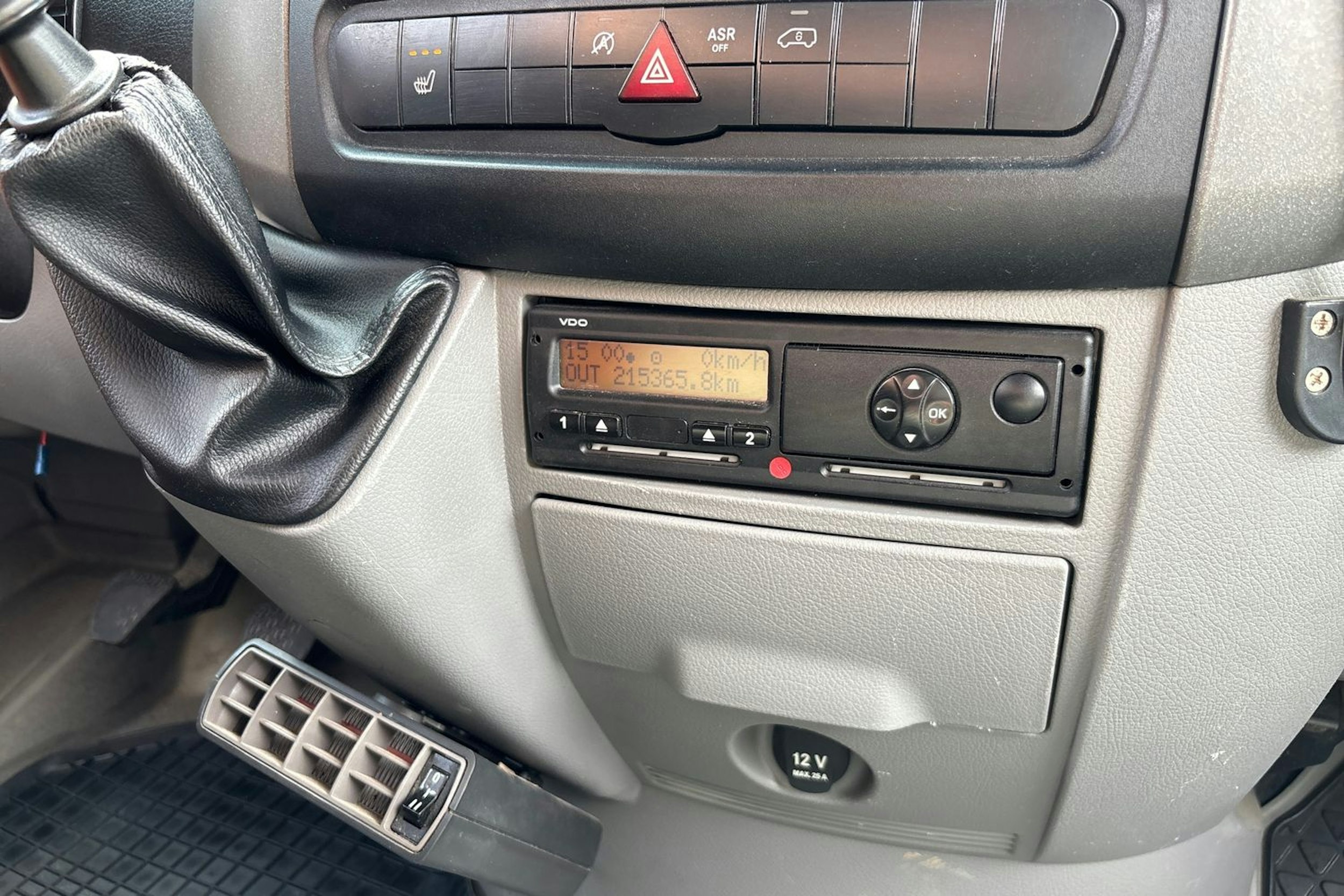 Valkoinen Volkswagen CRAFTER 2012 kuva 23.