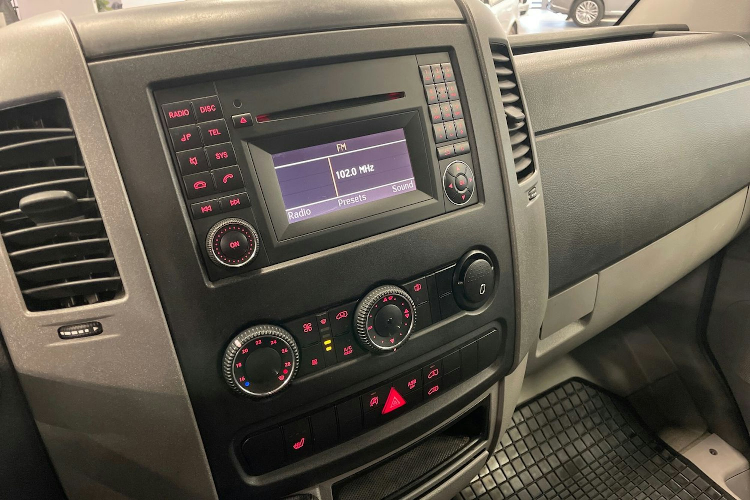 Hopea Volkswagen CRAFTER 2013 kuva 18.