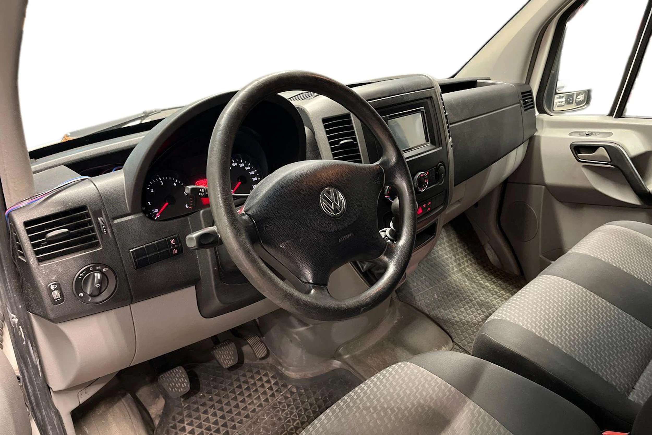 Valkoinen Volkswagen CRAFTER 2013 kuva 3.