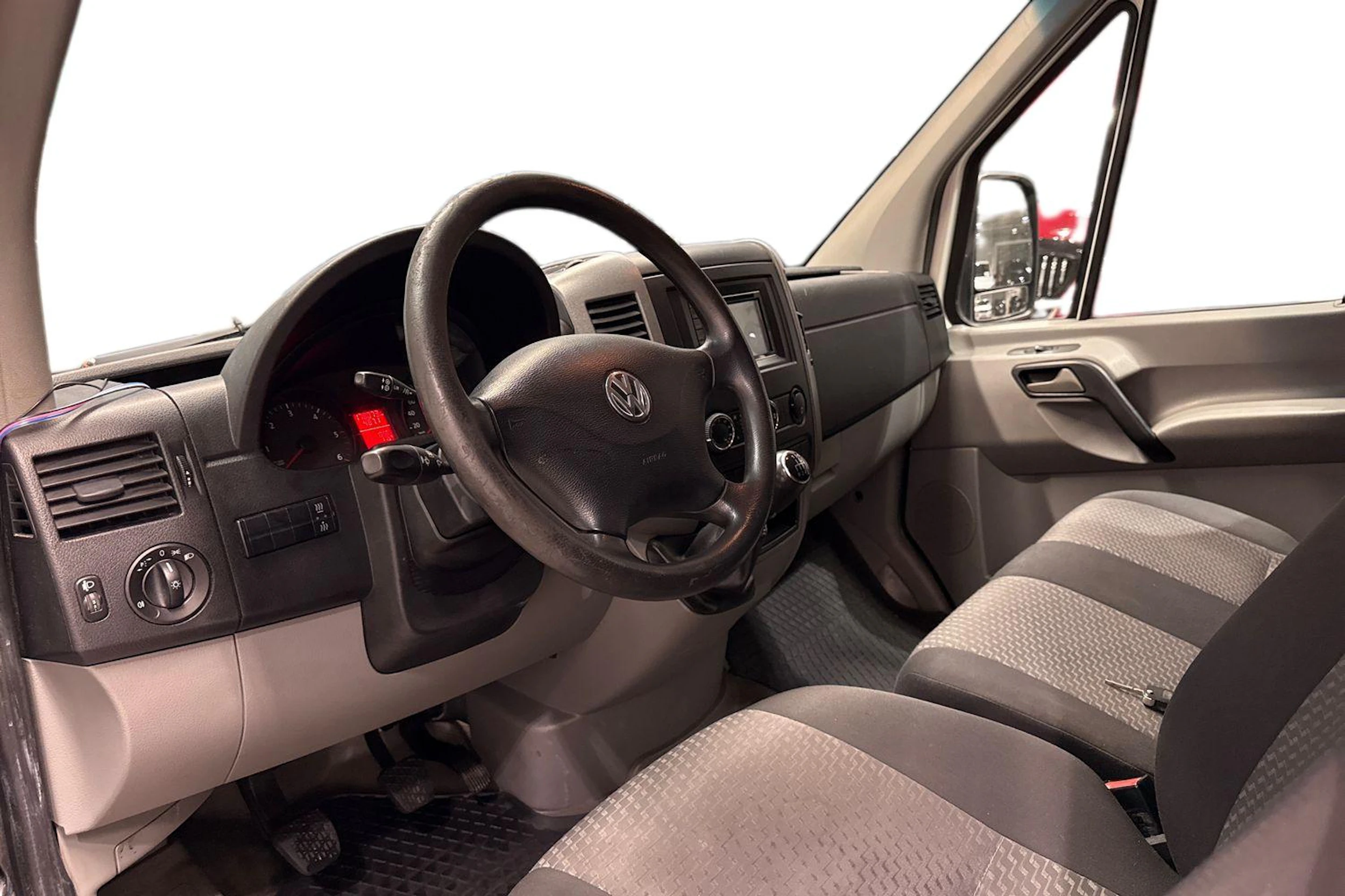 Valkoinen Volkswagen CRAFTER 2013 kuva 6.