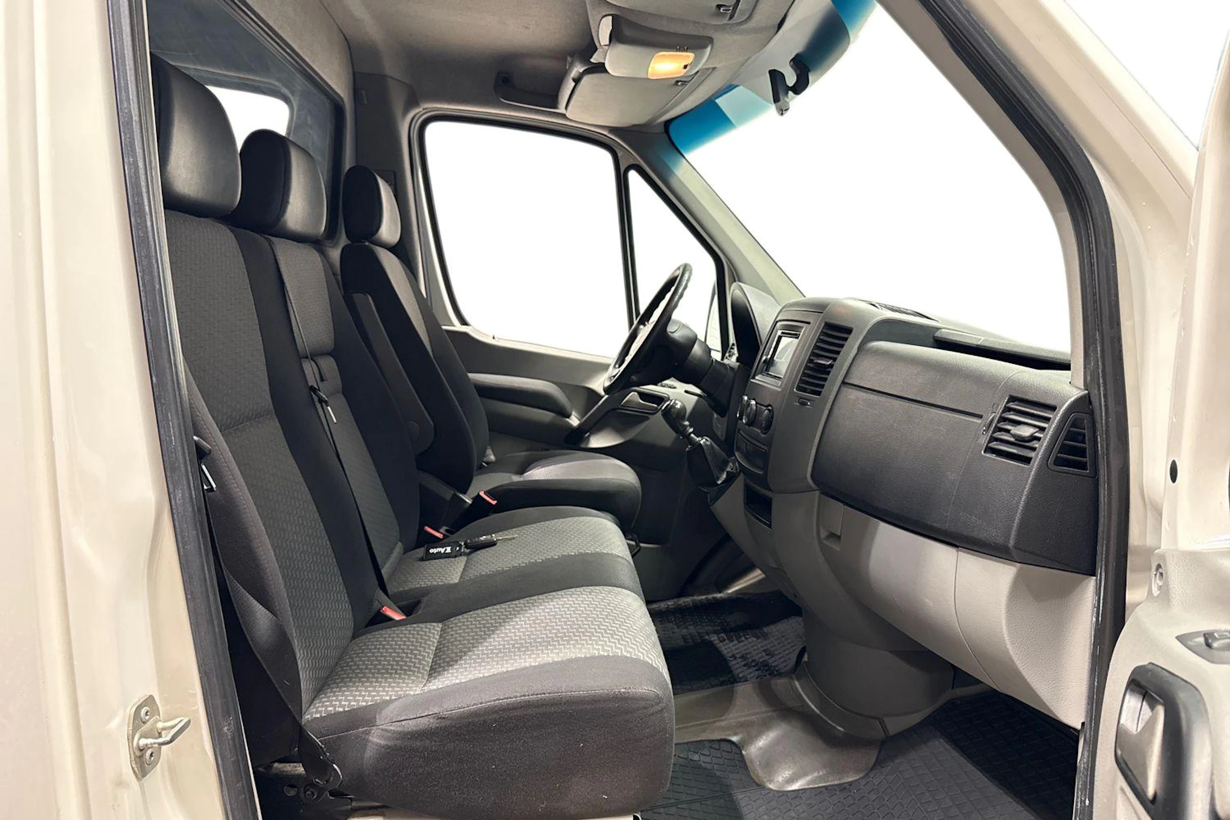 Valkoinen Volkswagen CRAFTER 2013 kuva 8.