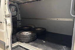 Valkoinen Volkswagen CRAFTER 2013 kuva 13.