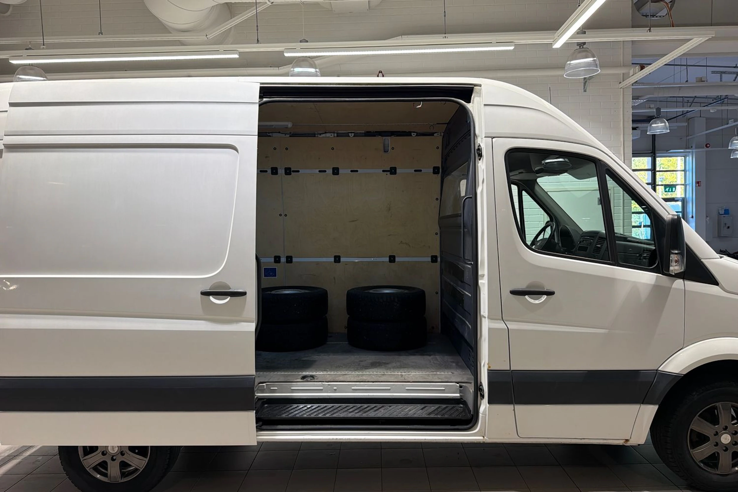 valkoinen Volkswagen Crafter 2013 kuva 21.