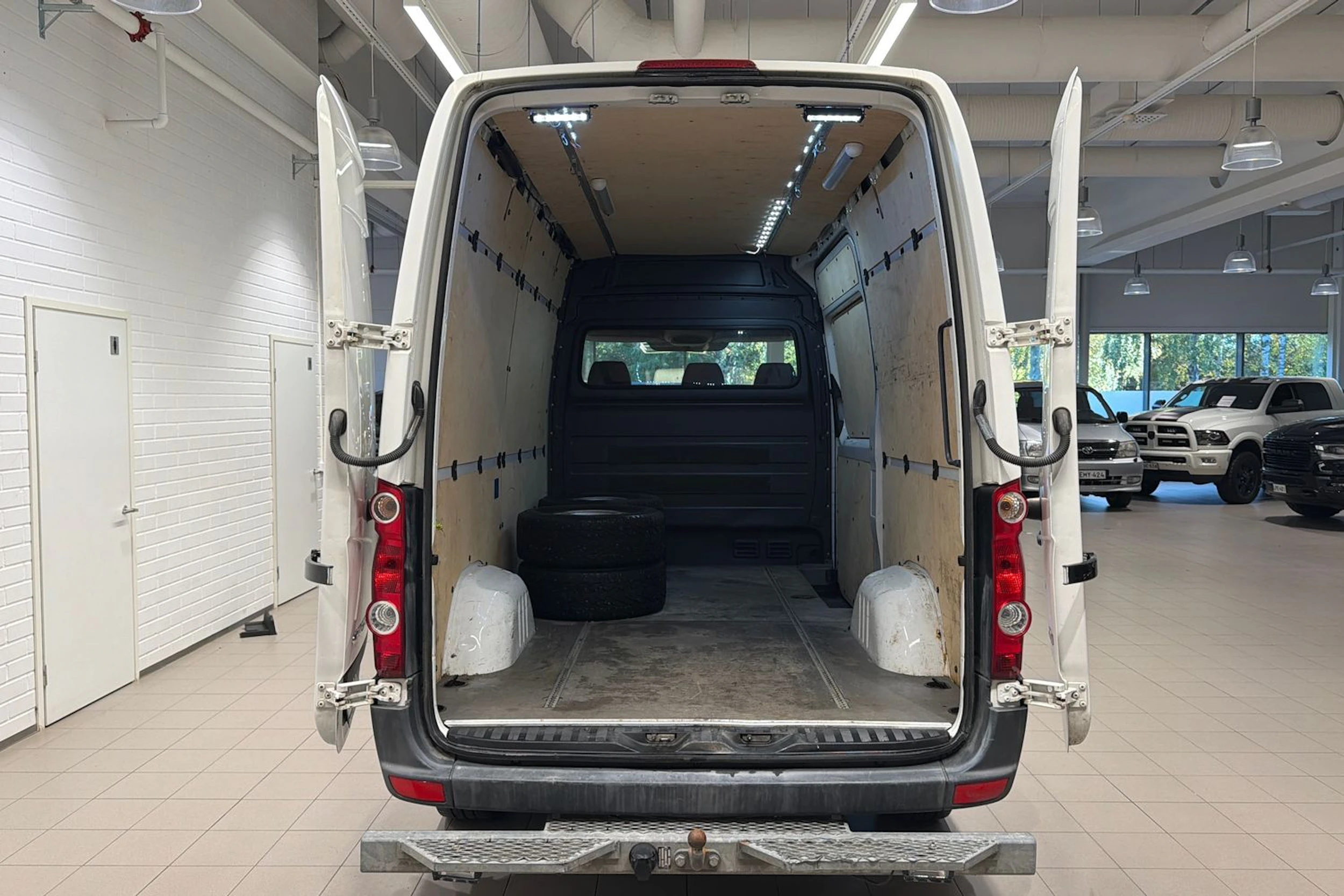 valkoinen Volkswagen Crafter 2013 kuva 25.