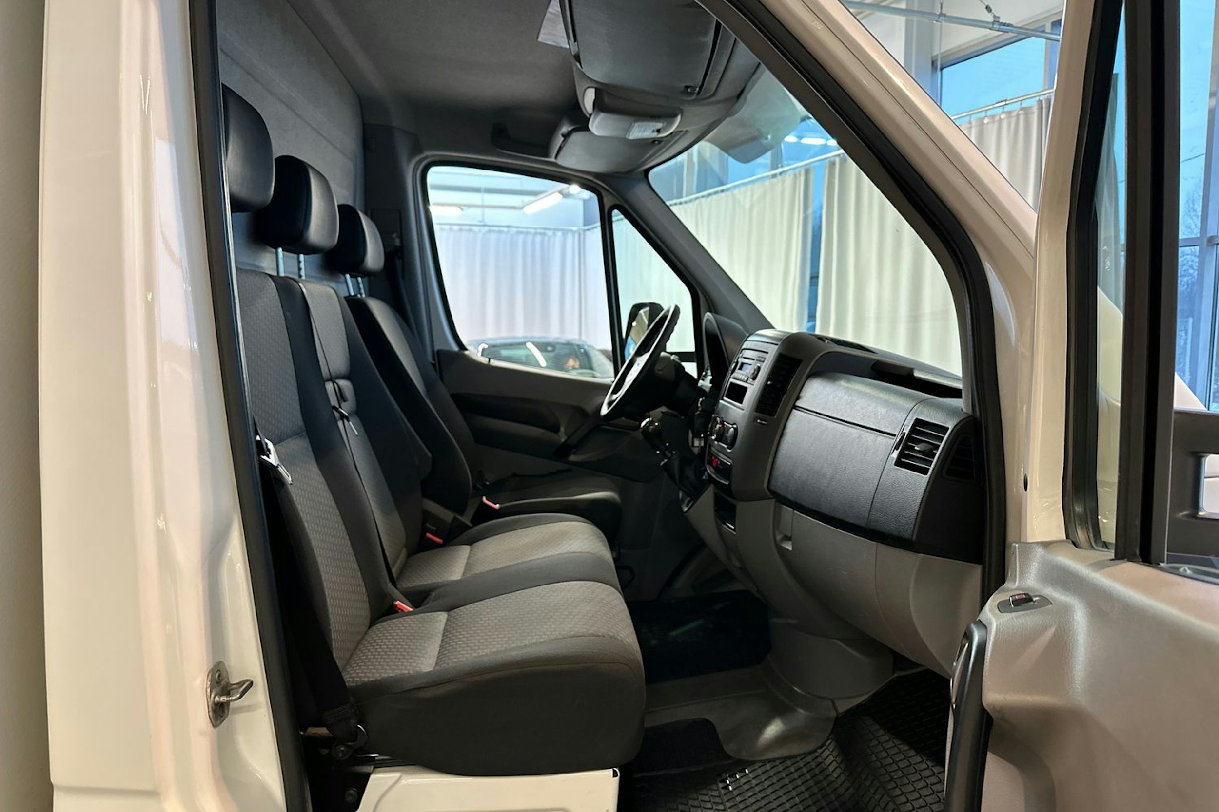 valkoinen Volkswagen Crafter 2013 kuva 13.