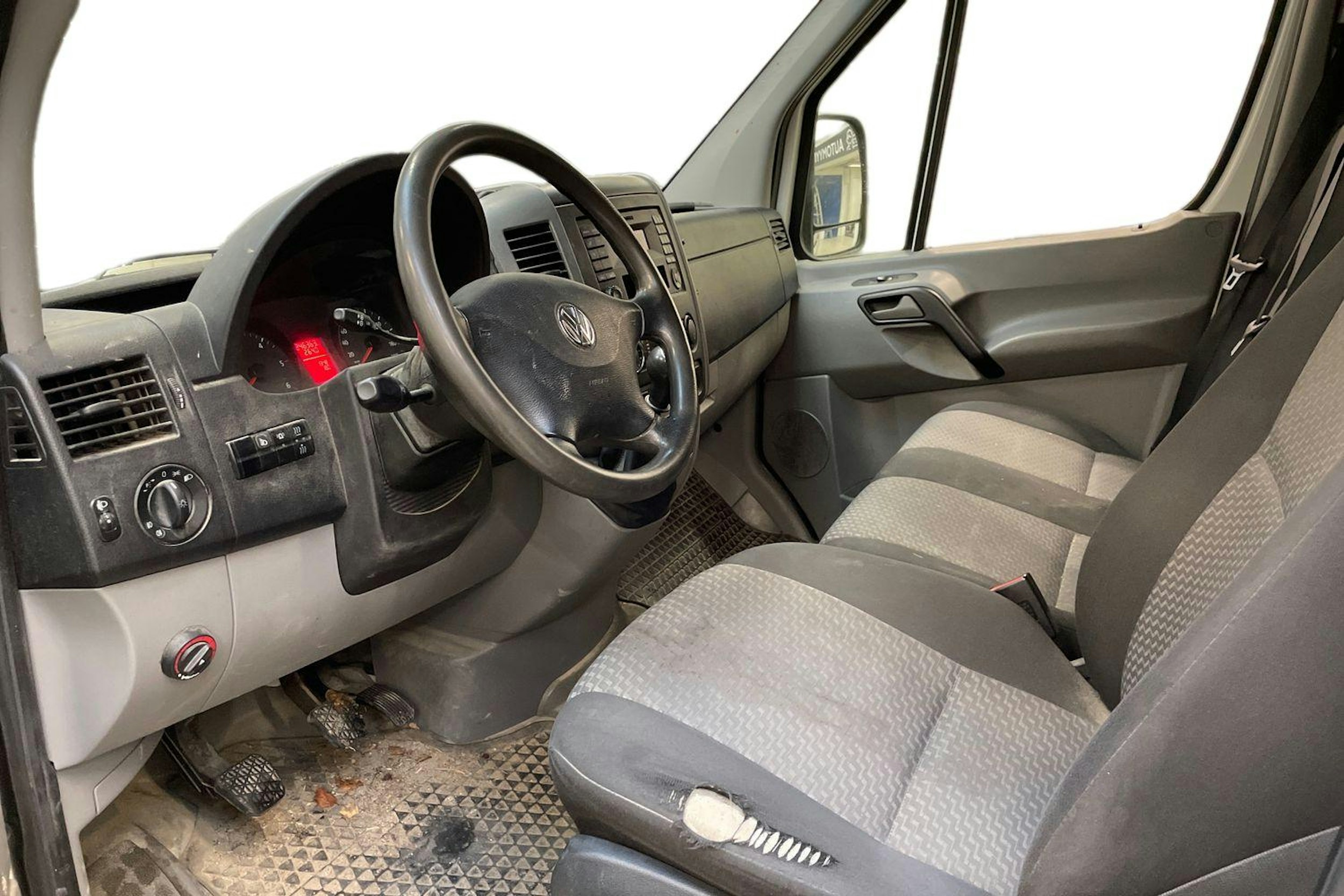 valkoinen Volkswagen Crafter 2014 kuva 3.