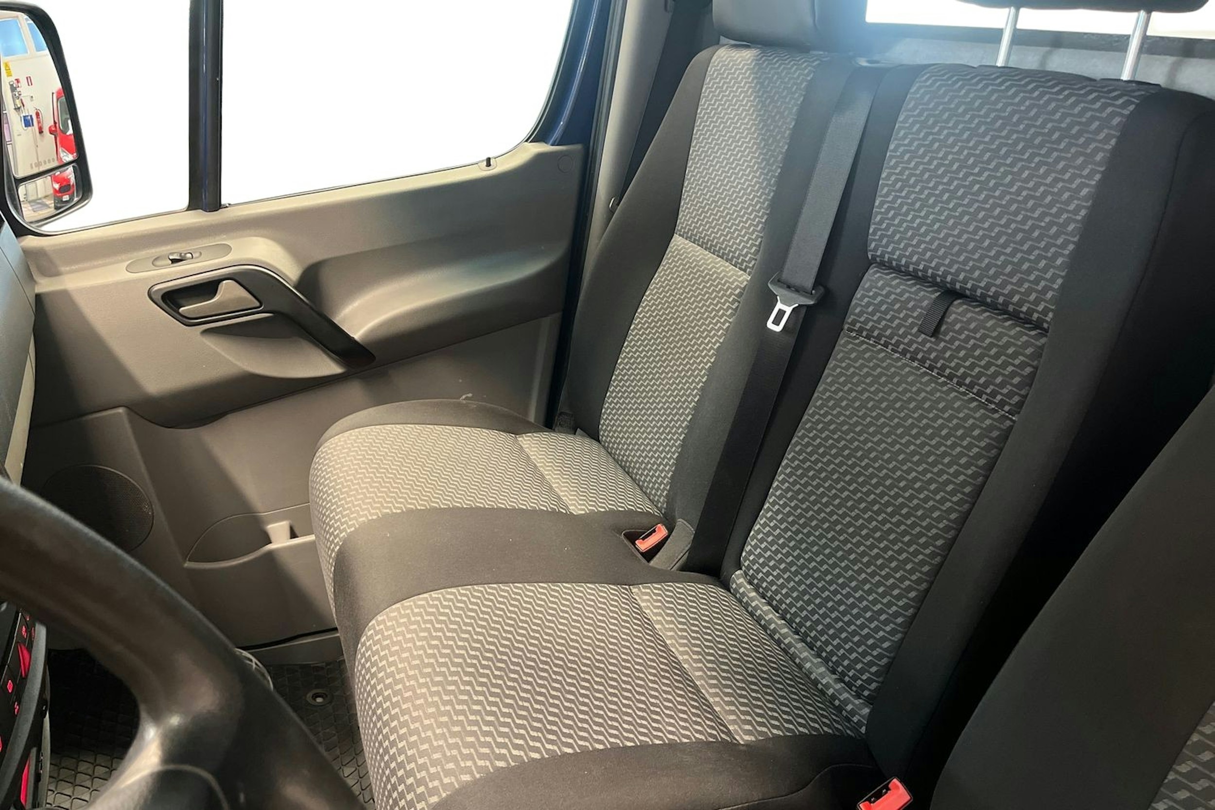 sininen Volkswagen Crafter 2014 kuva 10.