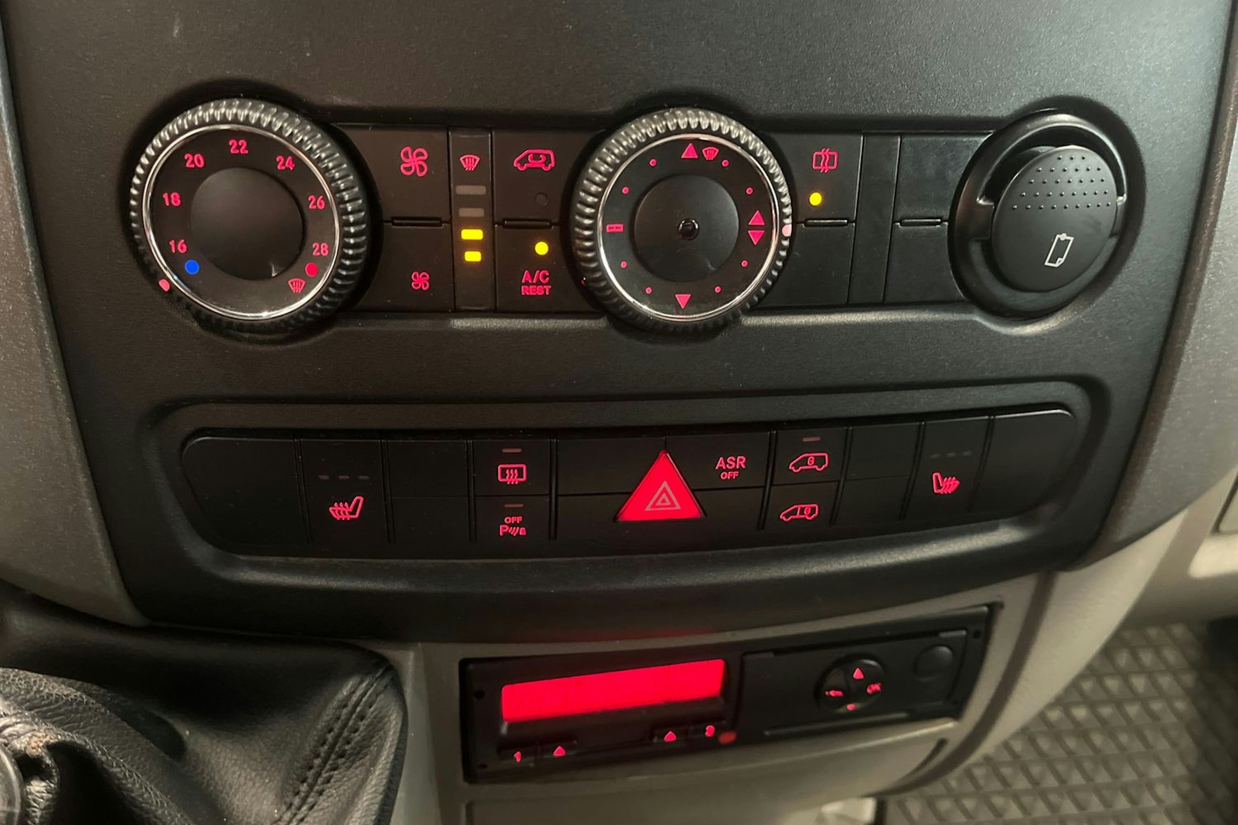 sininen Volkswagen Crafter 2014 kuva 13.