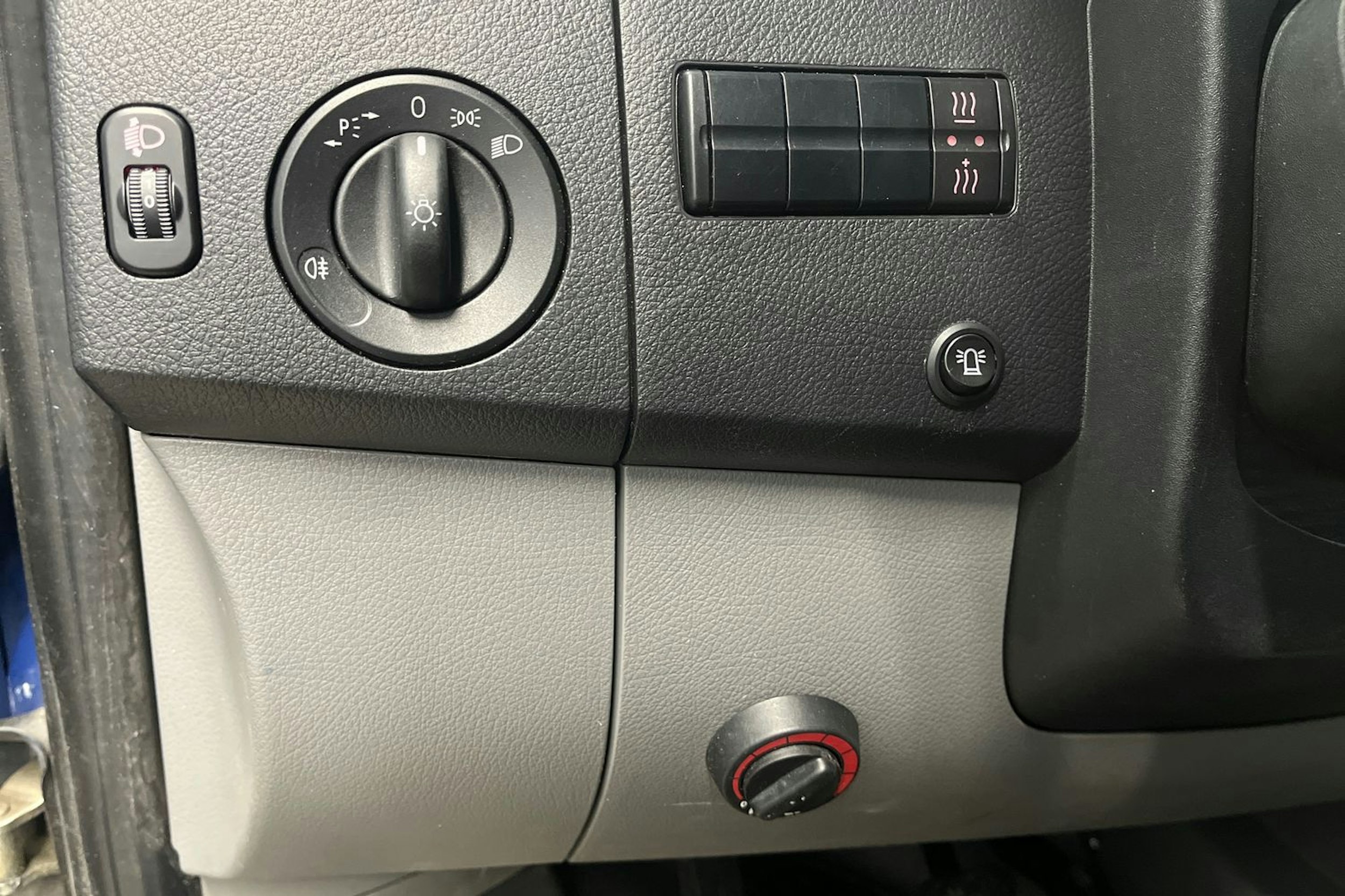 sininen Volkswagen Crafter 2014 kuva 16.