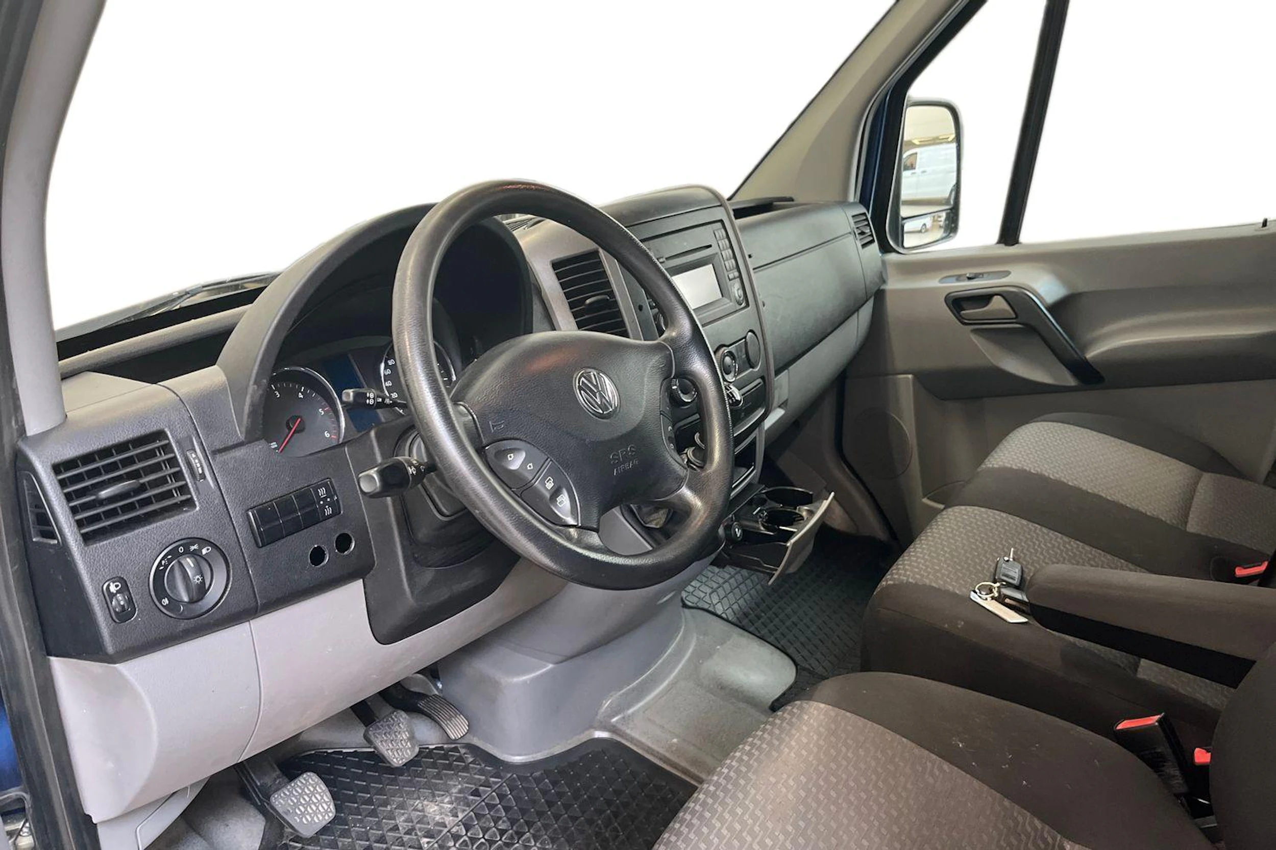 sininen Volkswagen Crafter 2014 kuva 3.
