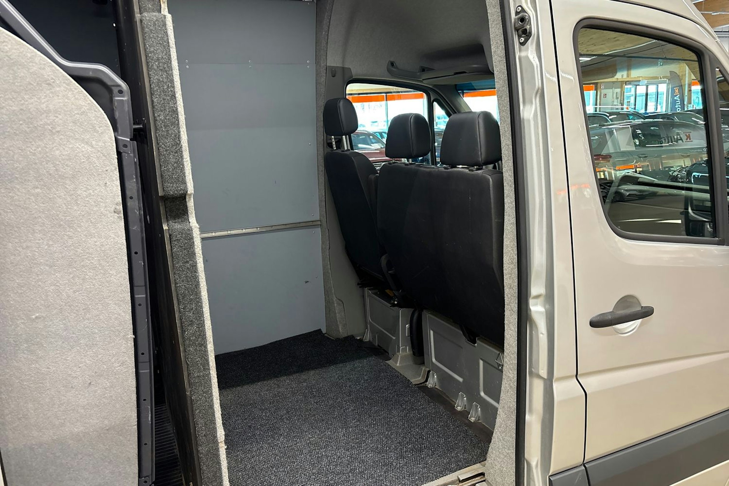 met. hopea Volkswagen Crafter 2014 kuva 24.
