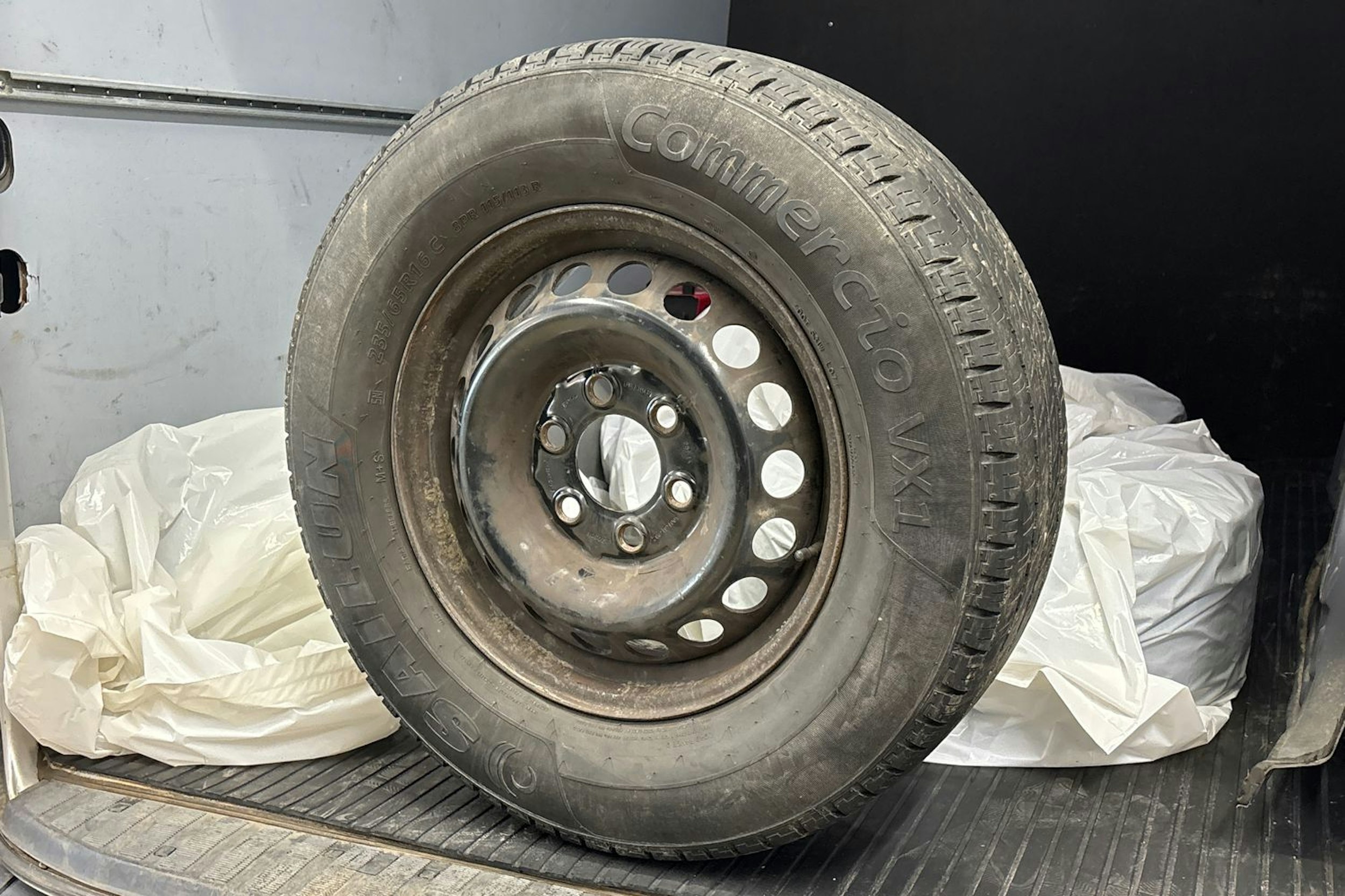 met. hopea Volkswagen Crafter 2014 kuva 28.