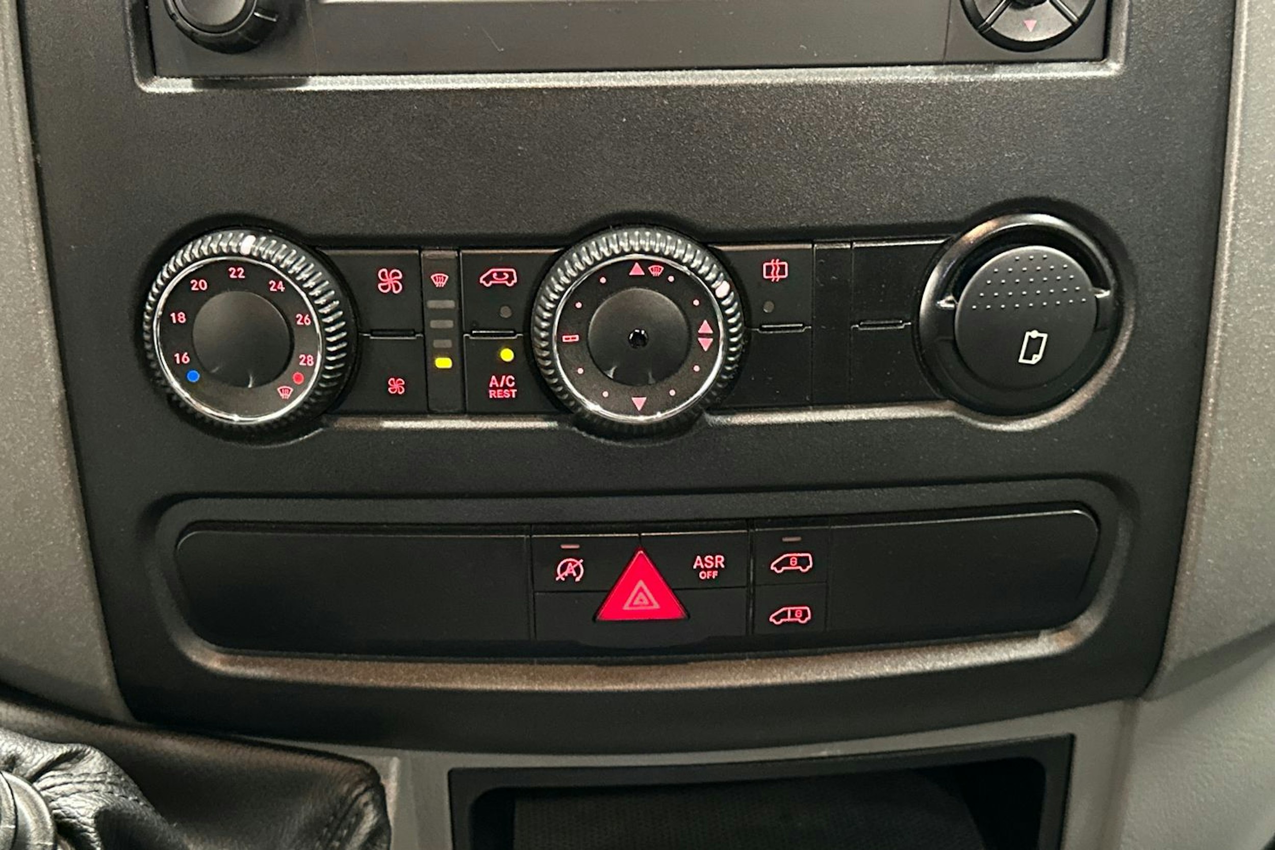Hopea Volkswagen CRAFTER 2014 kuva 13.