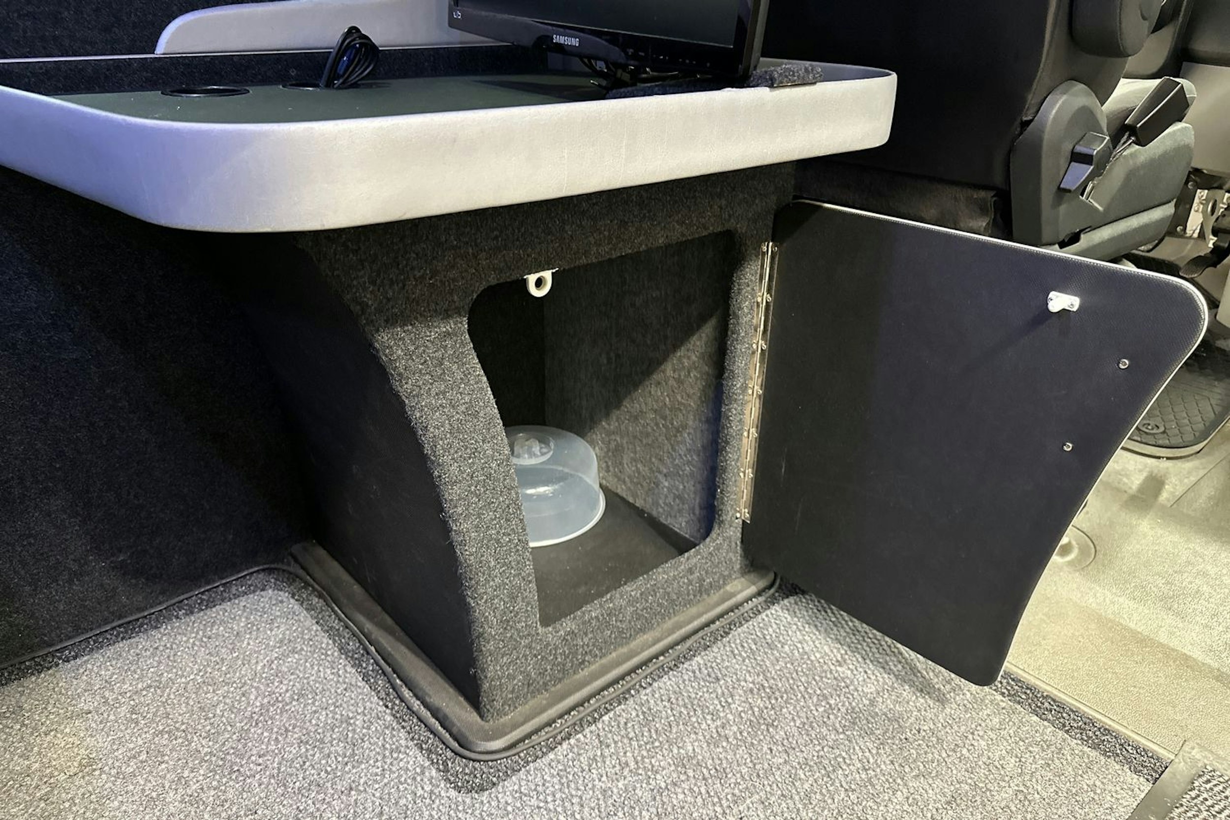 Hopea Volkswagen CRAFTER 2014 kuva 26.