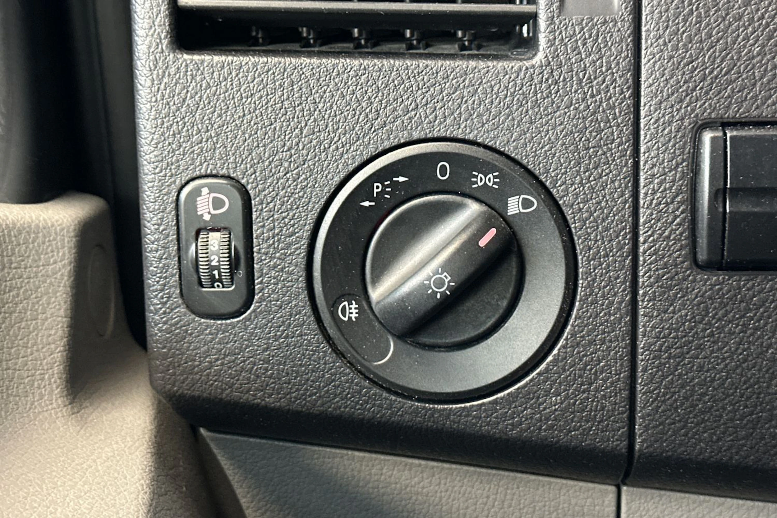 harmaa Volkswagen Crafter 2015 kuva 15.