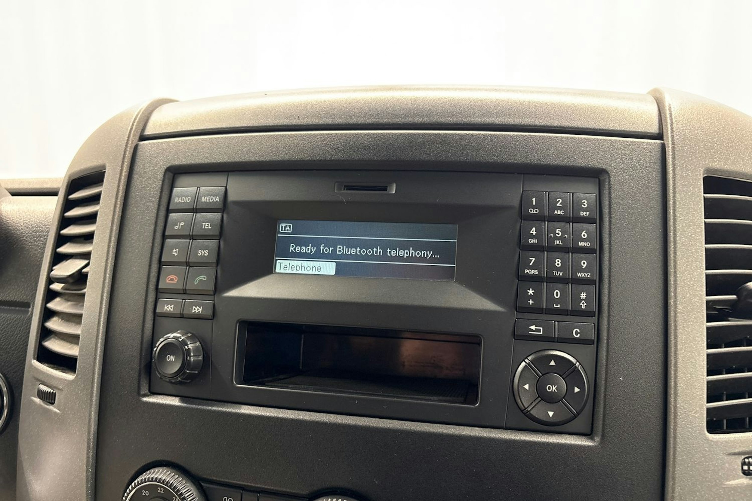 valkoinen Volkswagen Crafter 2015 kuva 14.