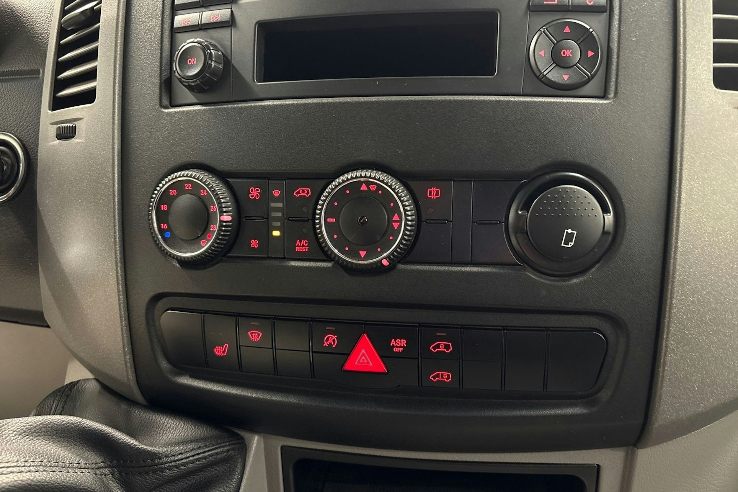 valkoinen Volkswagen Crafter 2015 kuva 17.