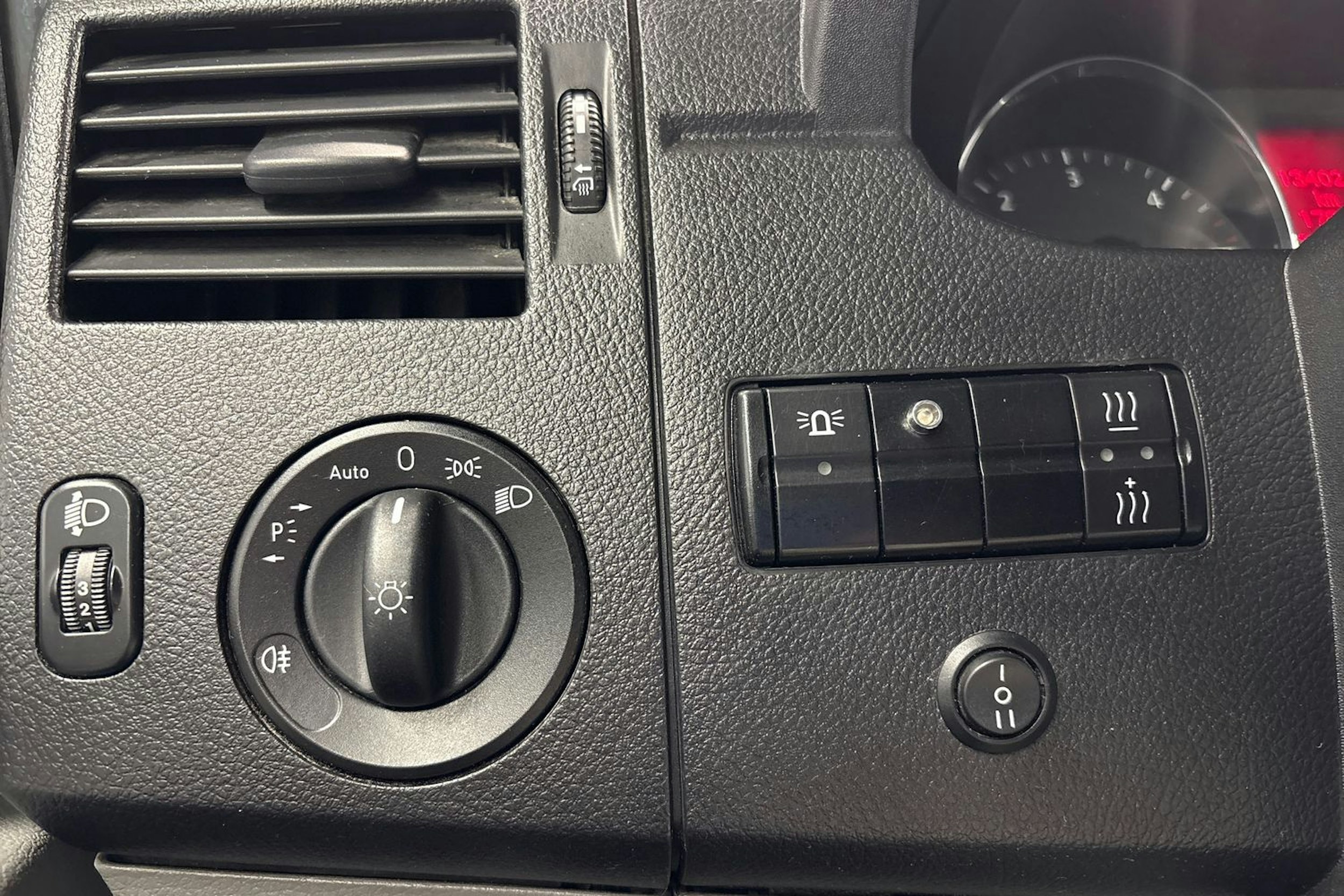valkoinen Volkswagen Crafter 2015 kuva 18.
