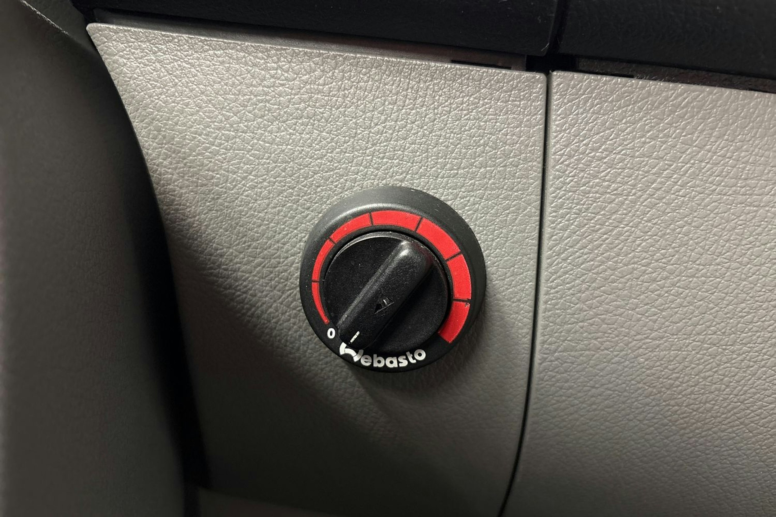 valkoinen Volkswagen Crafter 2015 kuva 20.