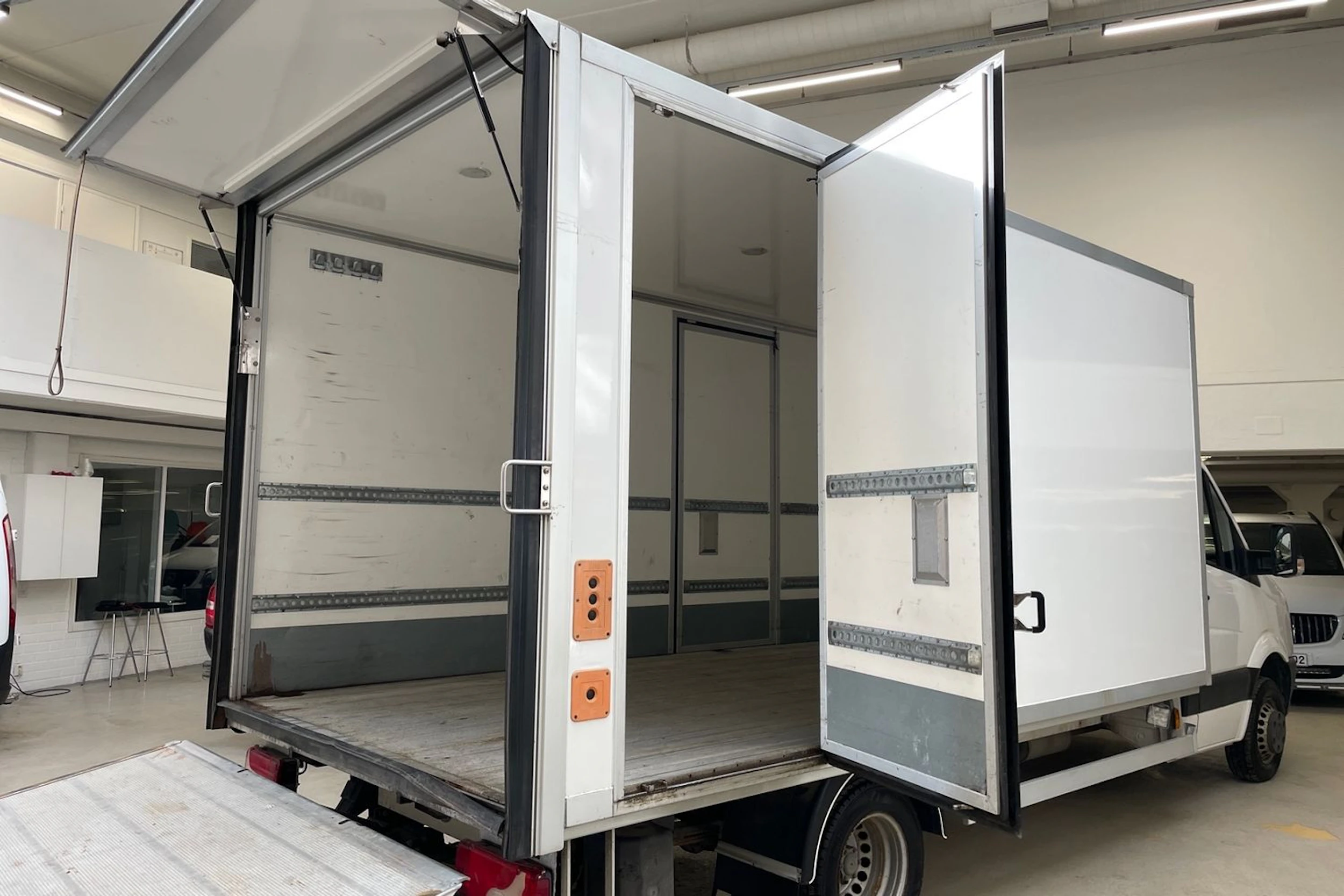 valkoinen Volkswagen Crafter 2015 kuva 15.