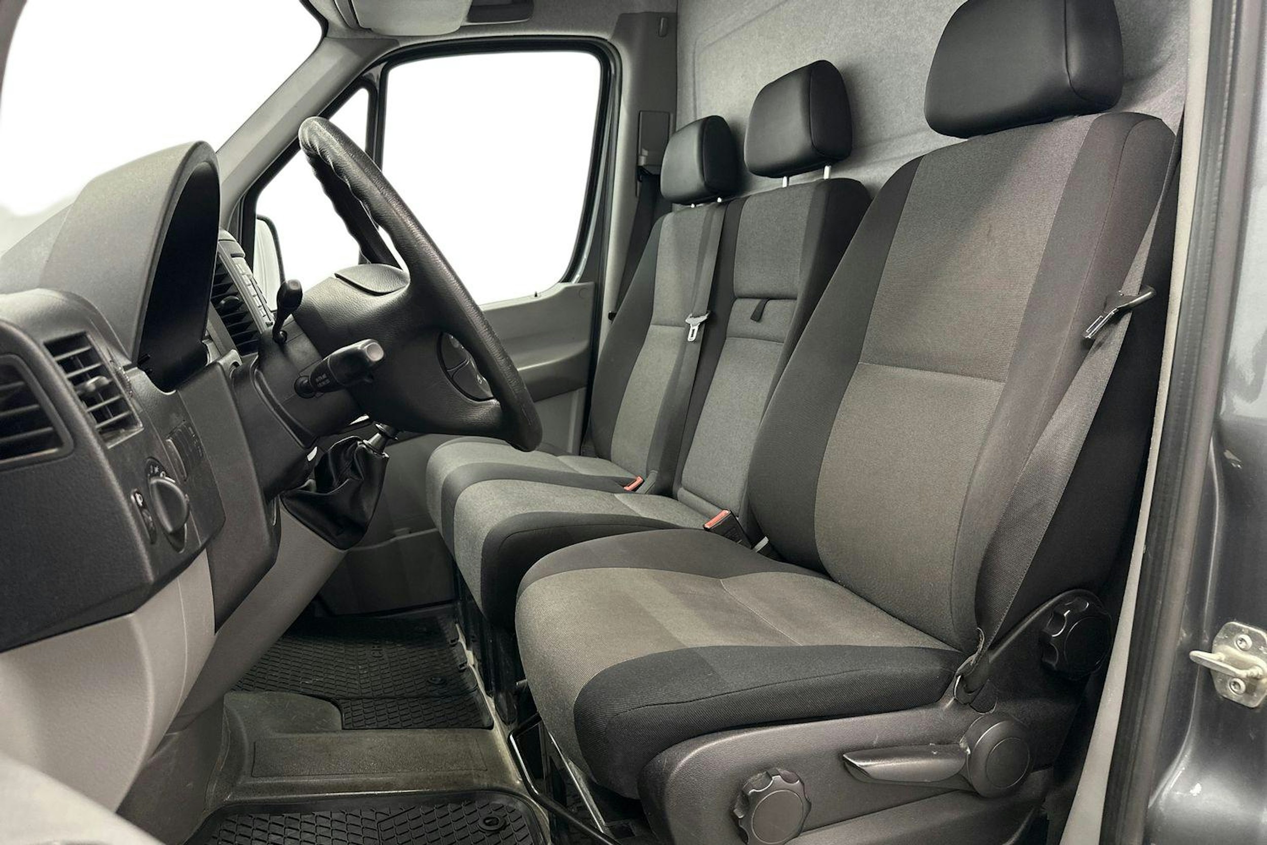 harmaa Volkswagen Crafter 2016 kuva 11.