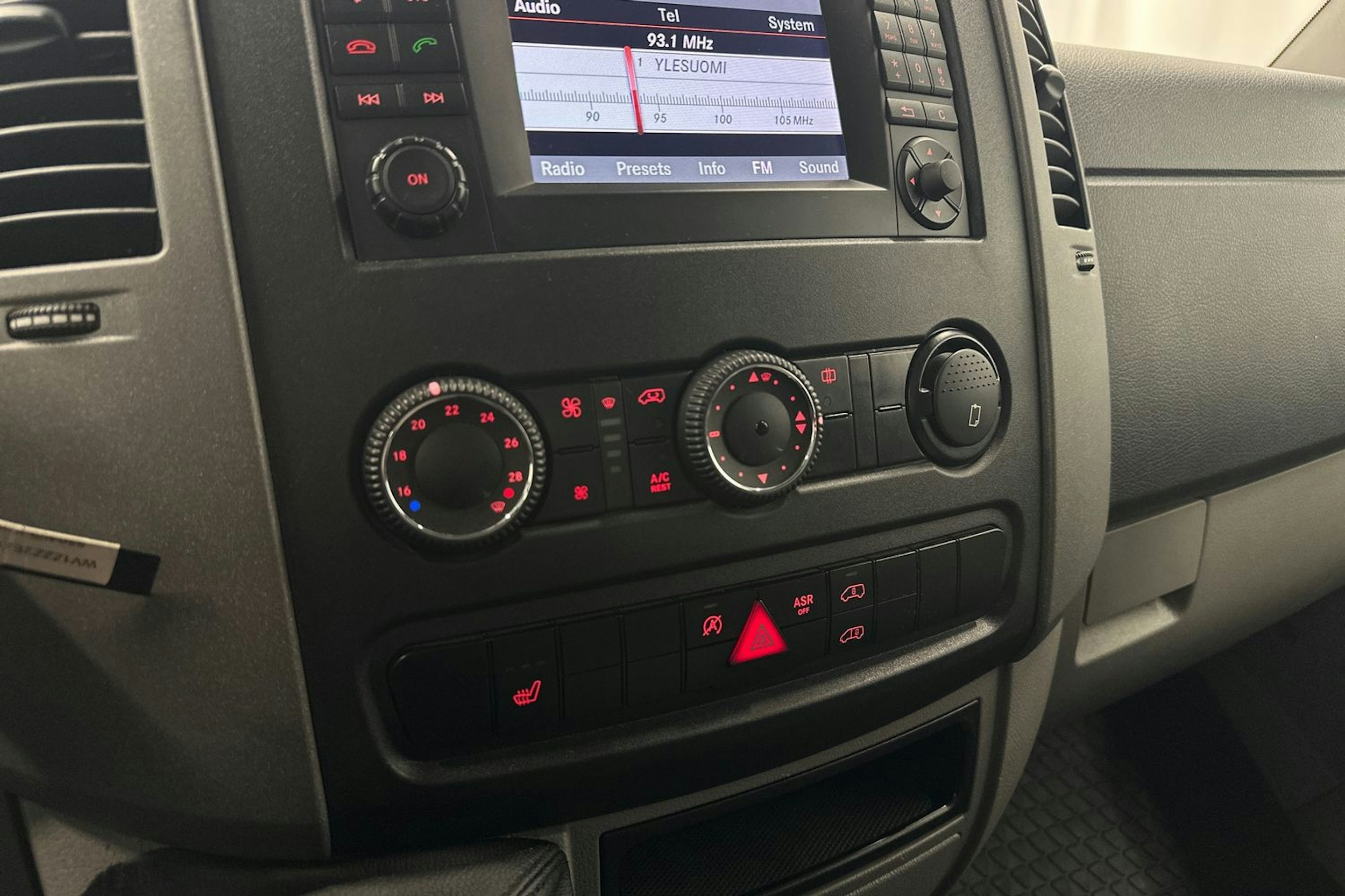 harmaa Volkswagen Crafter 2016 kuva 19.