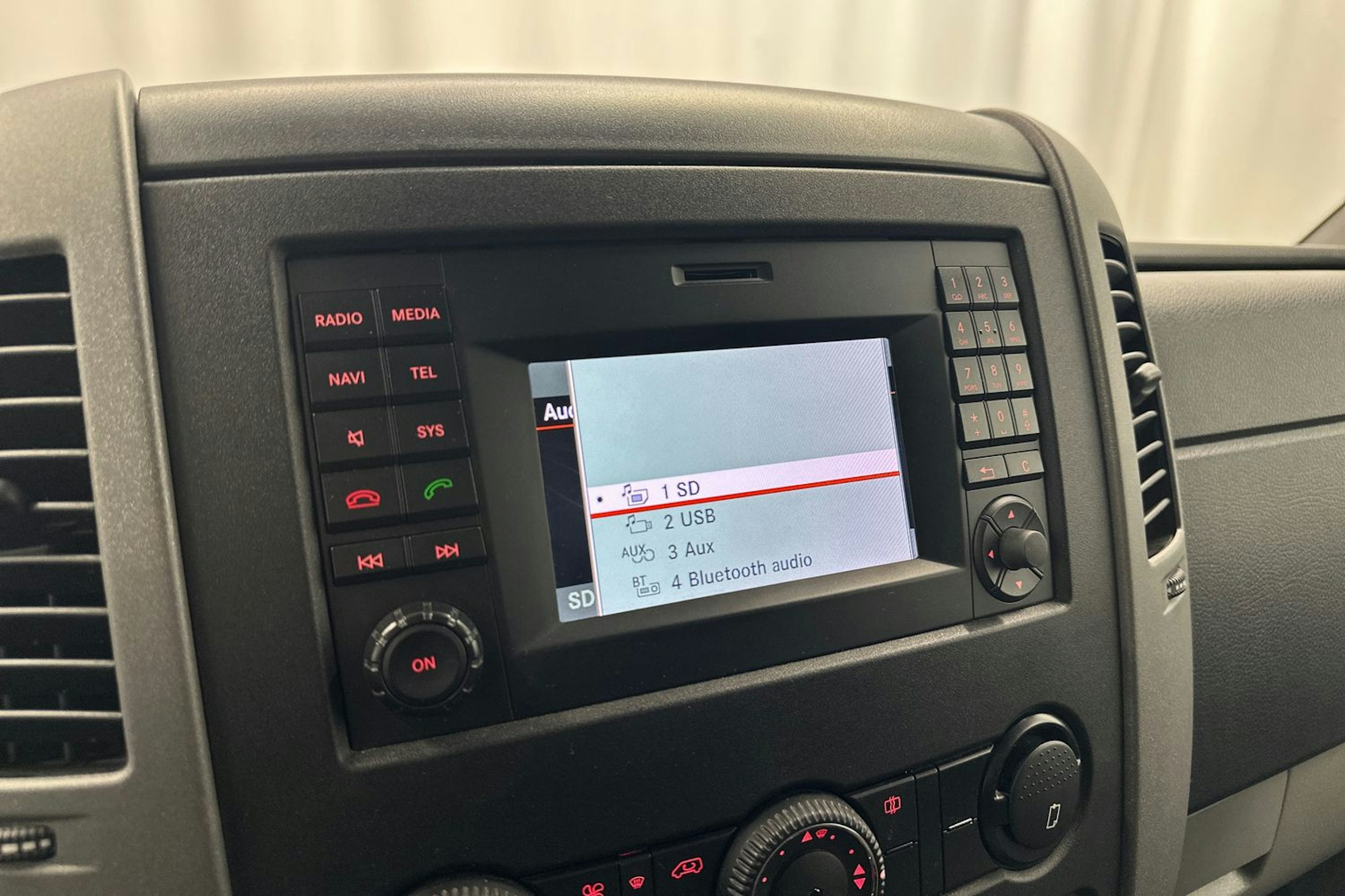 harmaa Volkswagen Crafter 2016 kuva 20.