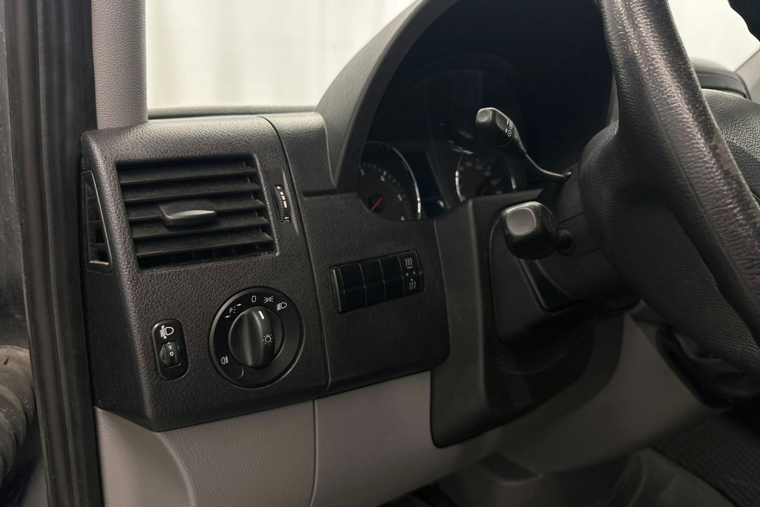 harmaa Volkswagen Crafter 2016 kuva 21.