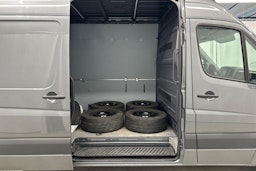 harmaa Volkswagen Crafter 2016 kuva 22.