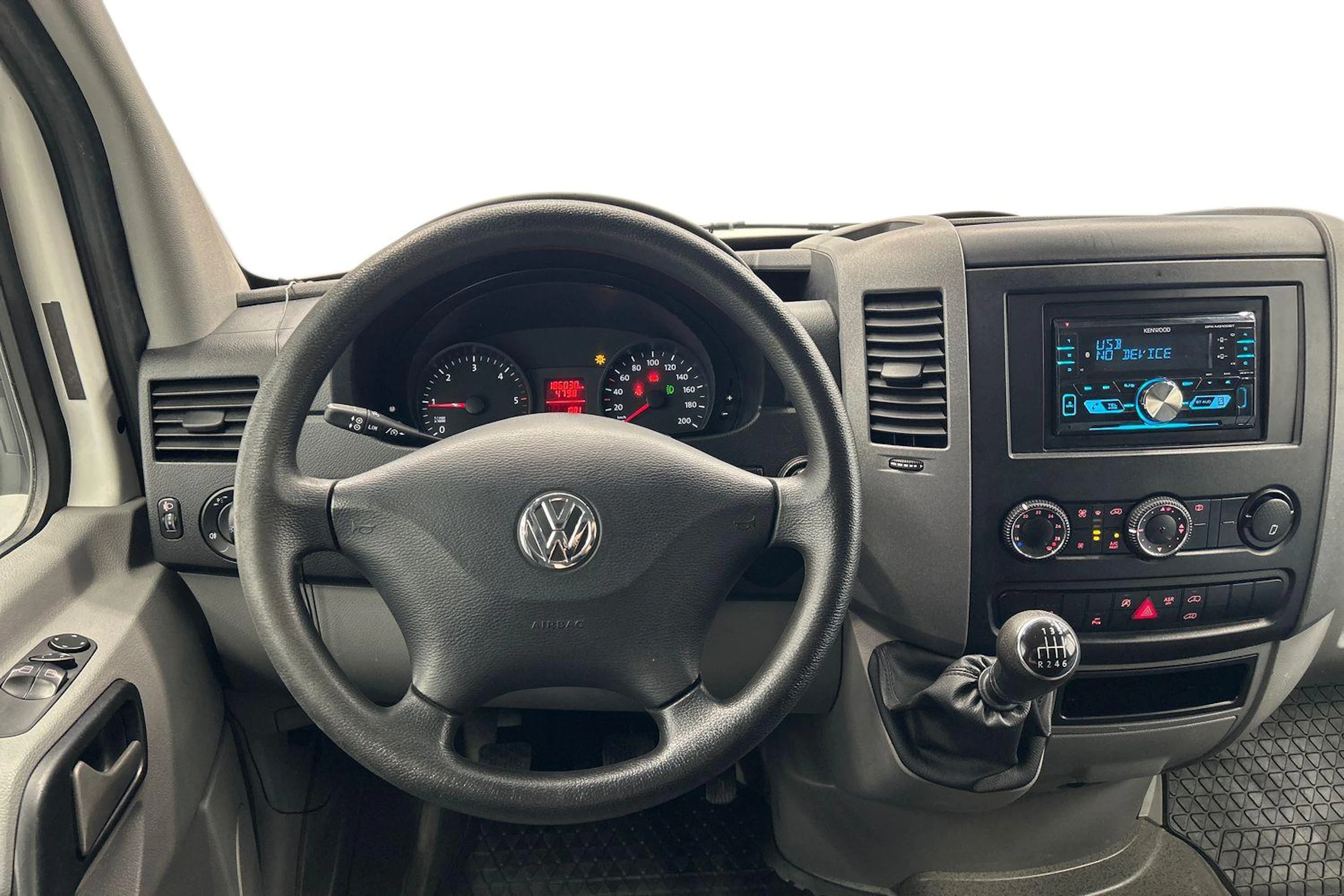 valkoinen Volkswagen Crafter 2016 kuva 8.