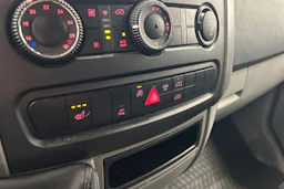 valkoinen Volkswagen Crafter 2016 kuva 14.