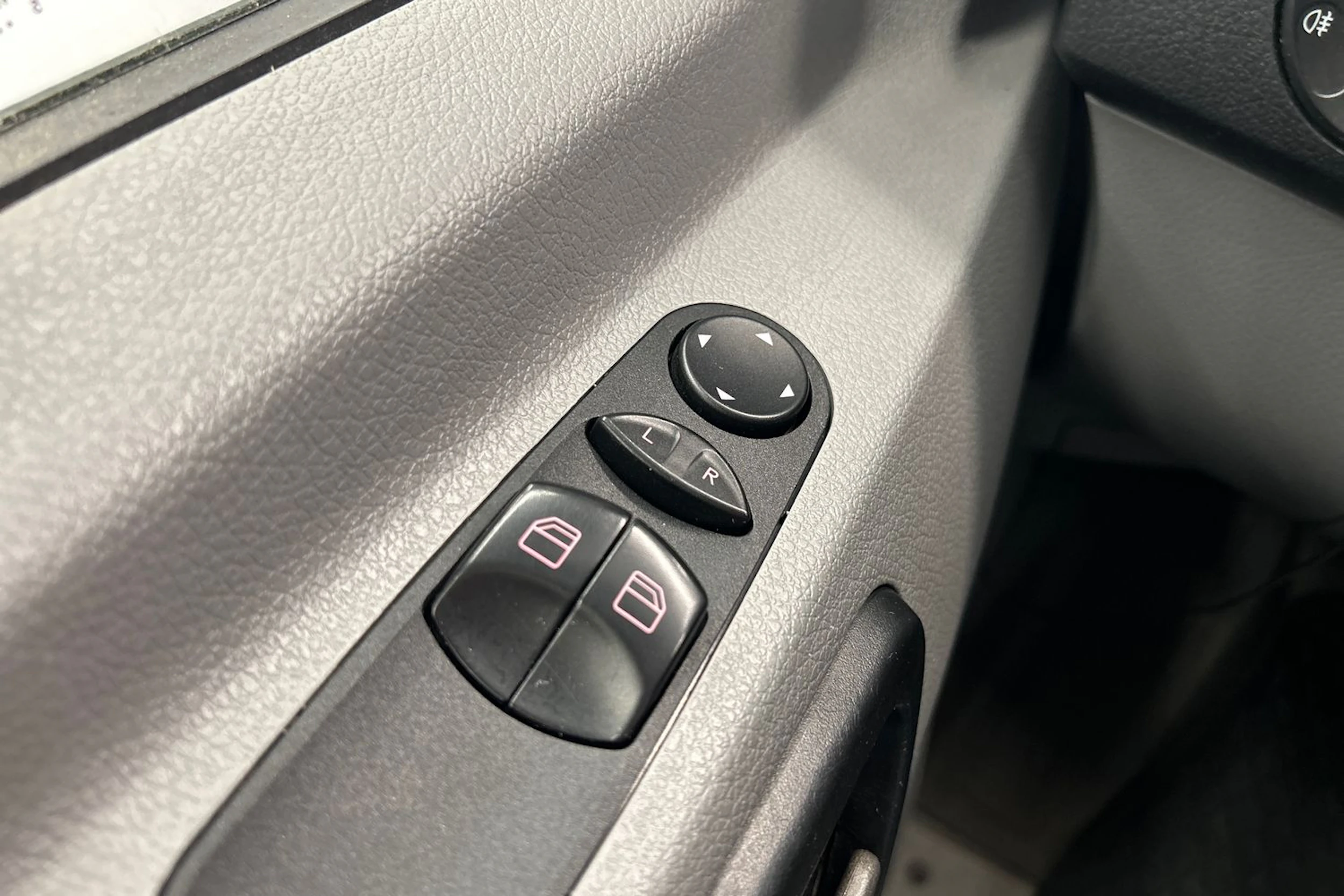 valkoinen Volkswagen Crafter 2016 kuva 16.